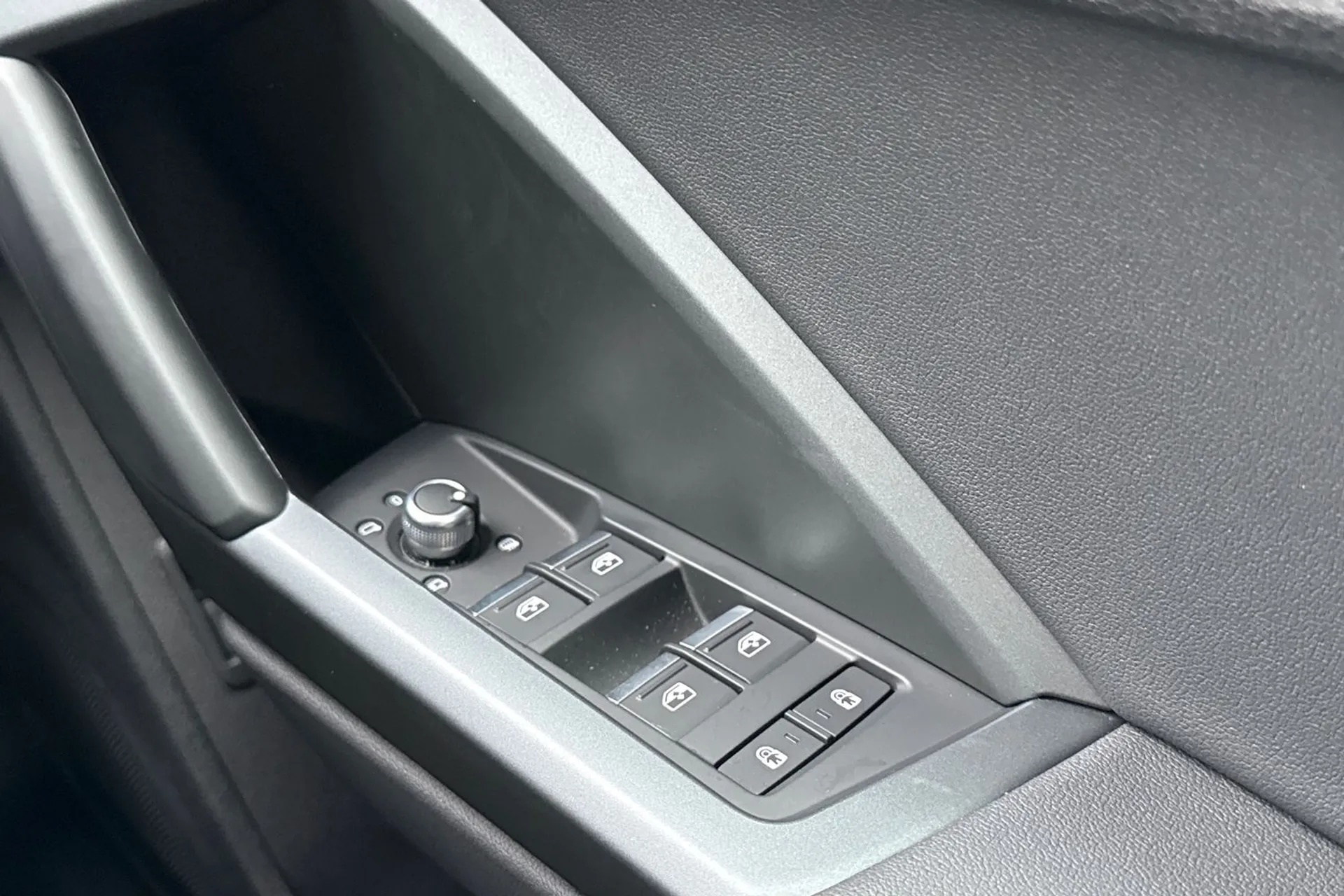 Audi Q3 thumbnail image number 41