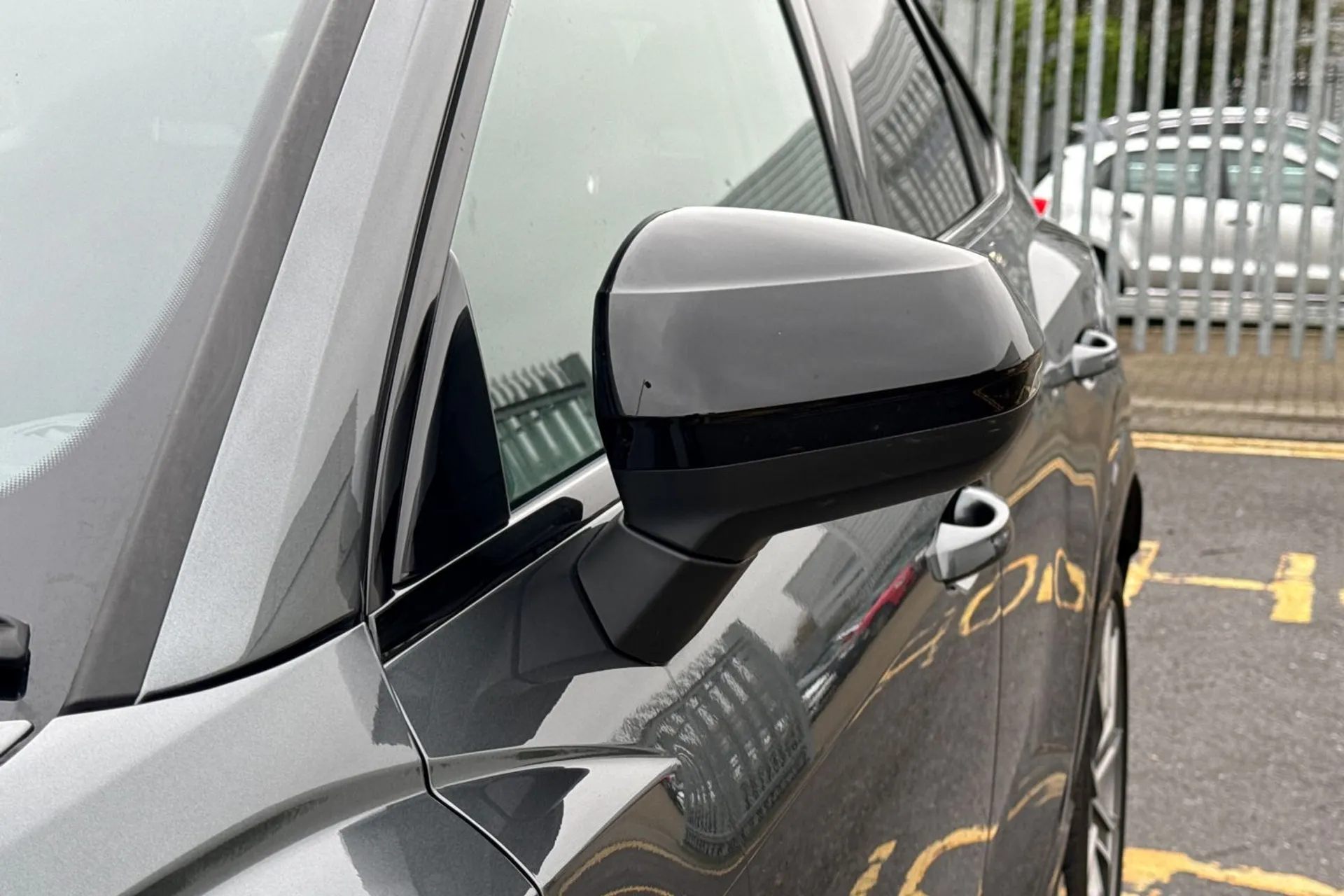 Audi Q3 thumbnail image number 21