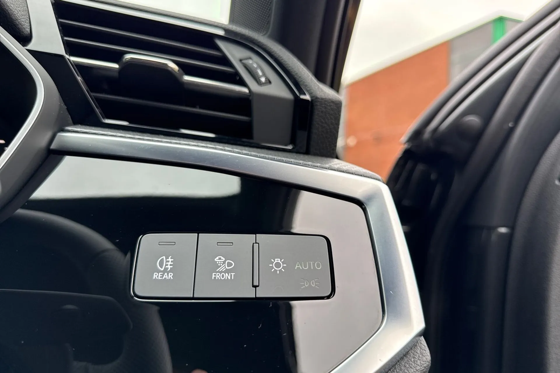 Audi Q3 thumbnail image number 50