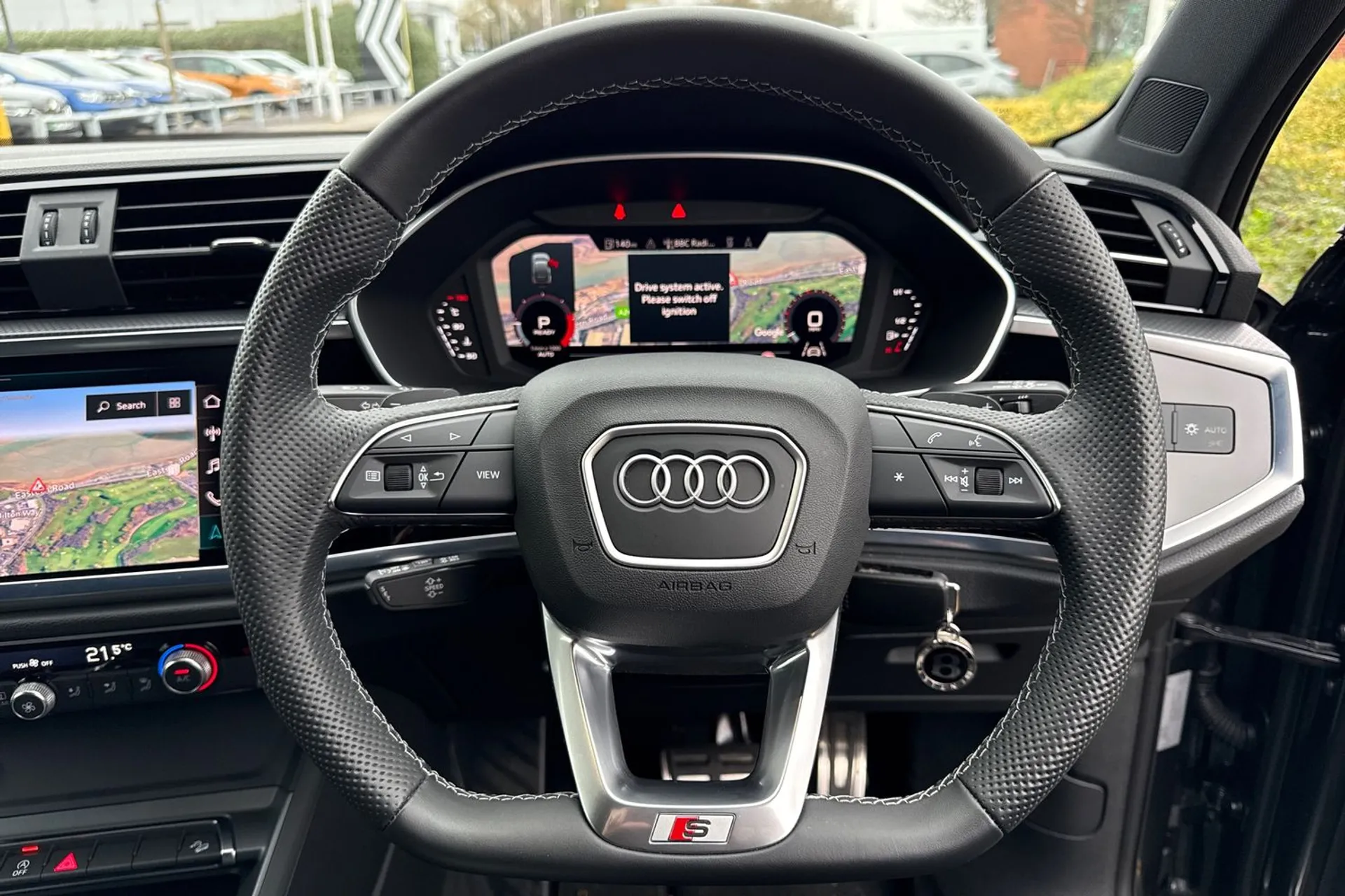 Audi Q3 thumbnail image number 35