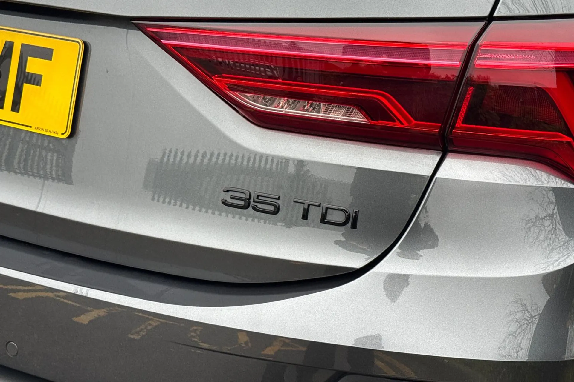 Audi Q3 thumbnail image number 18