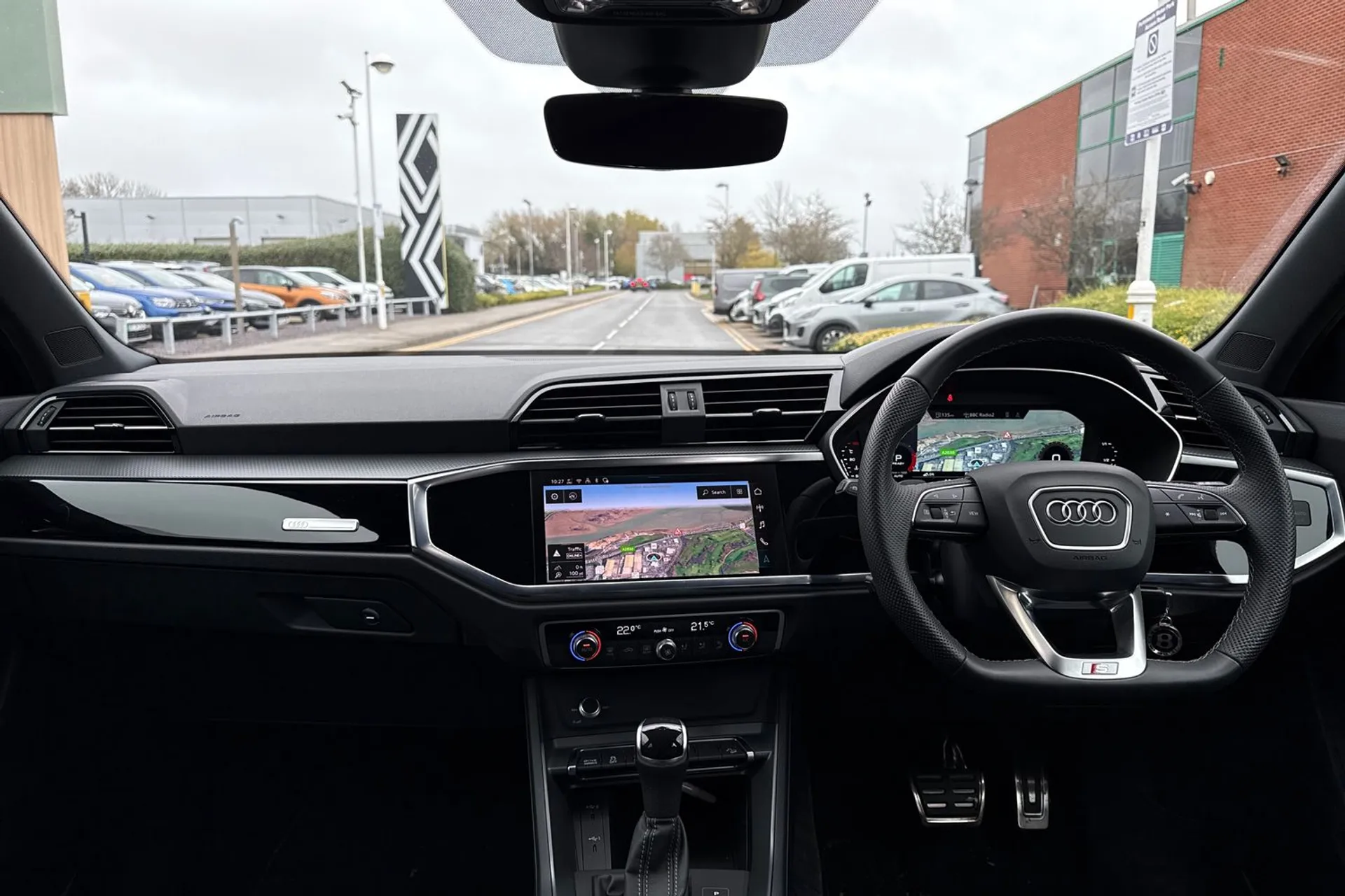 Audi Q3 thumbnail image number 3