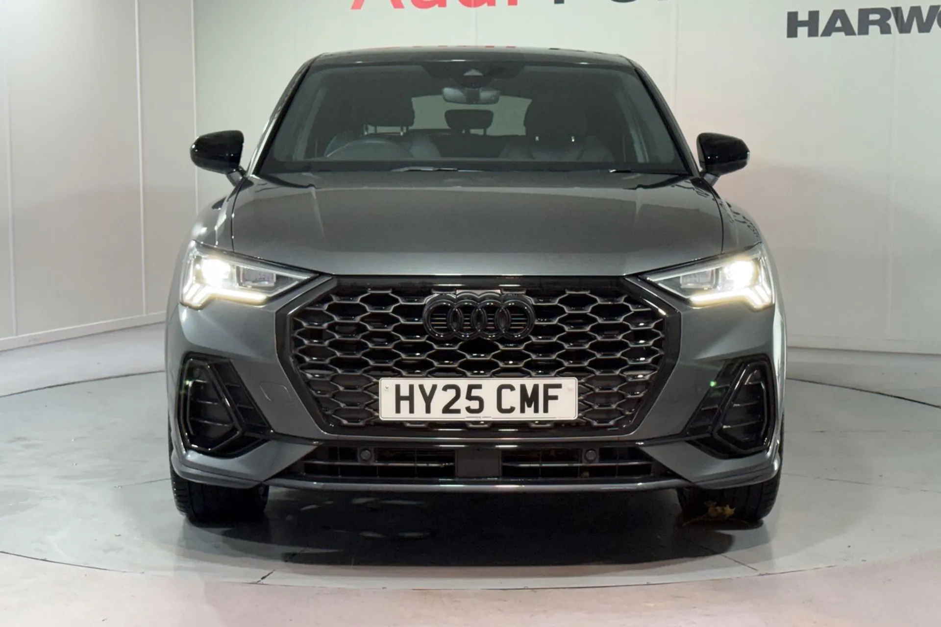 Audi Q3 thumbnail image number 6