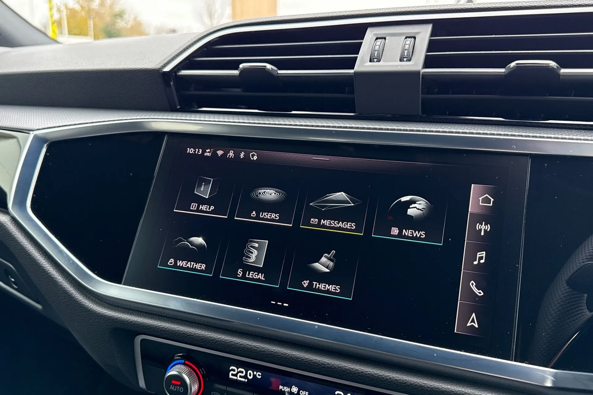 Audi Q3 thumbnail image number 47