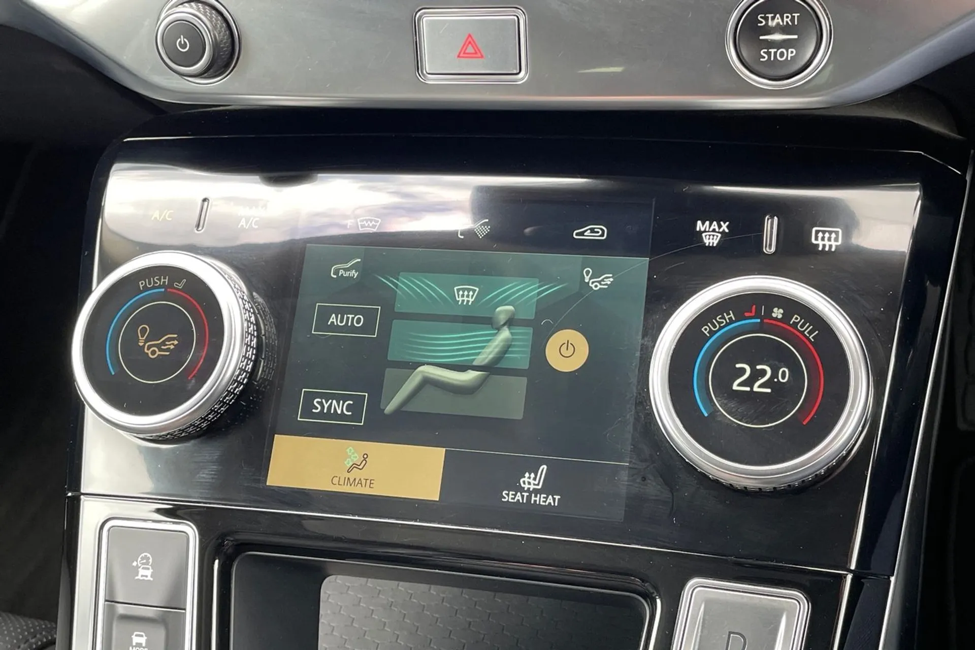 Jaguar I-PACE thumbnail image number 38