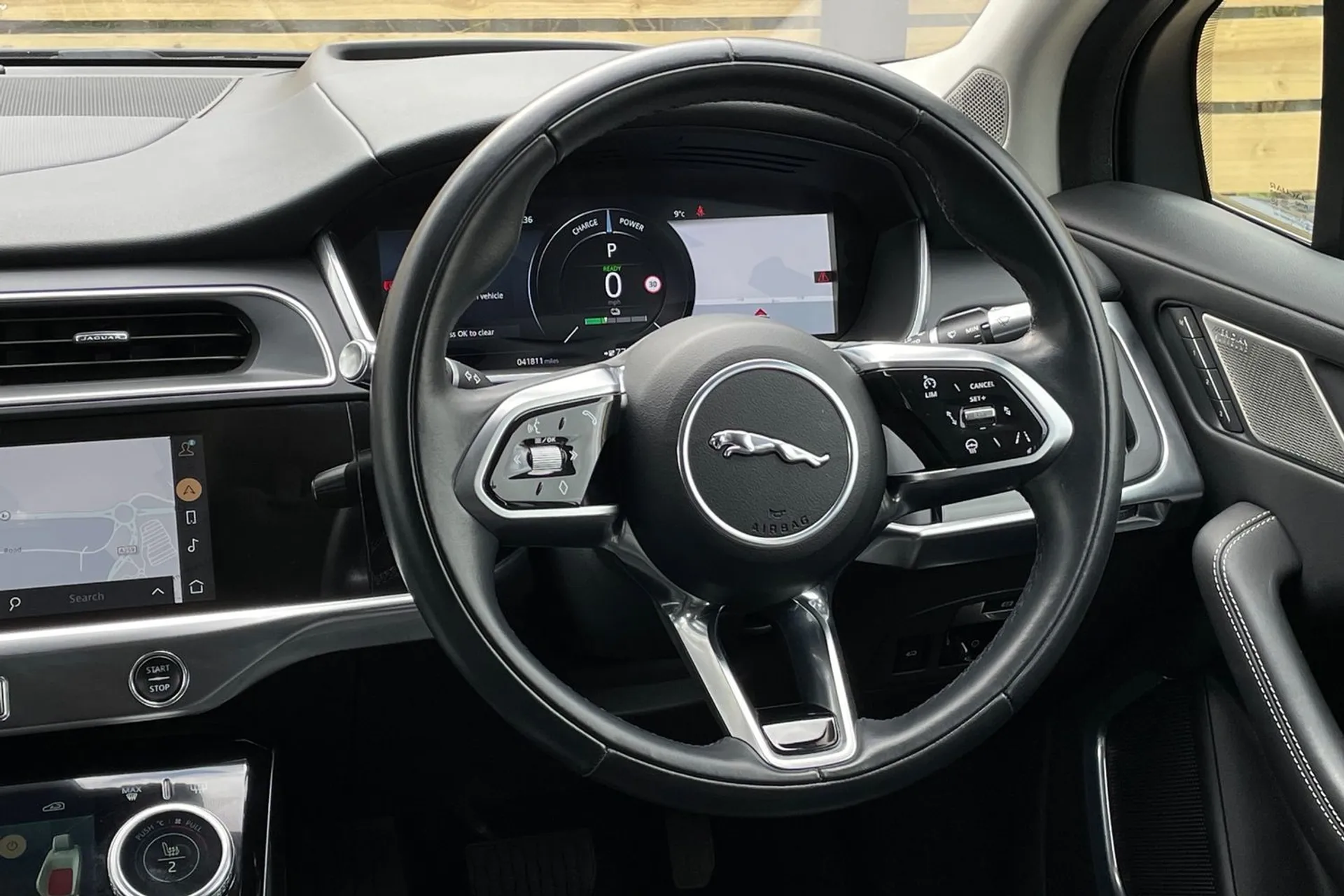 Jaguar I-PACE thumbnail image number 34