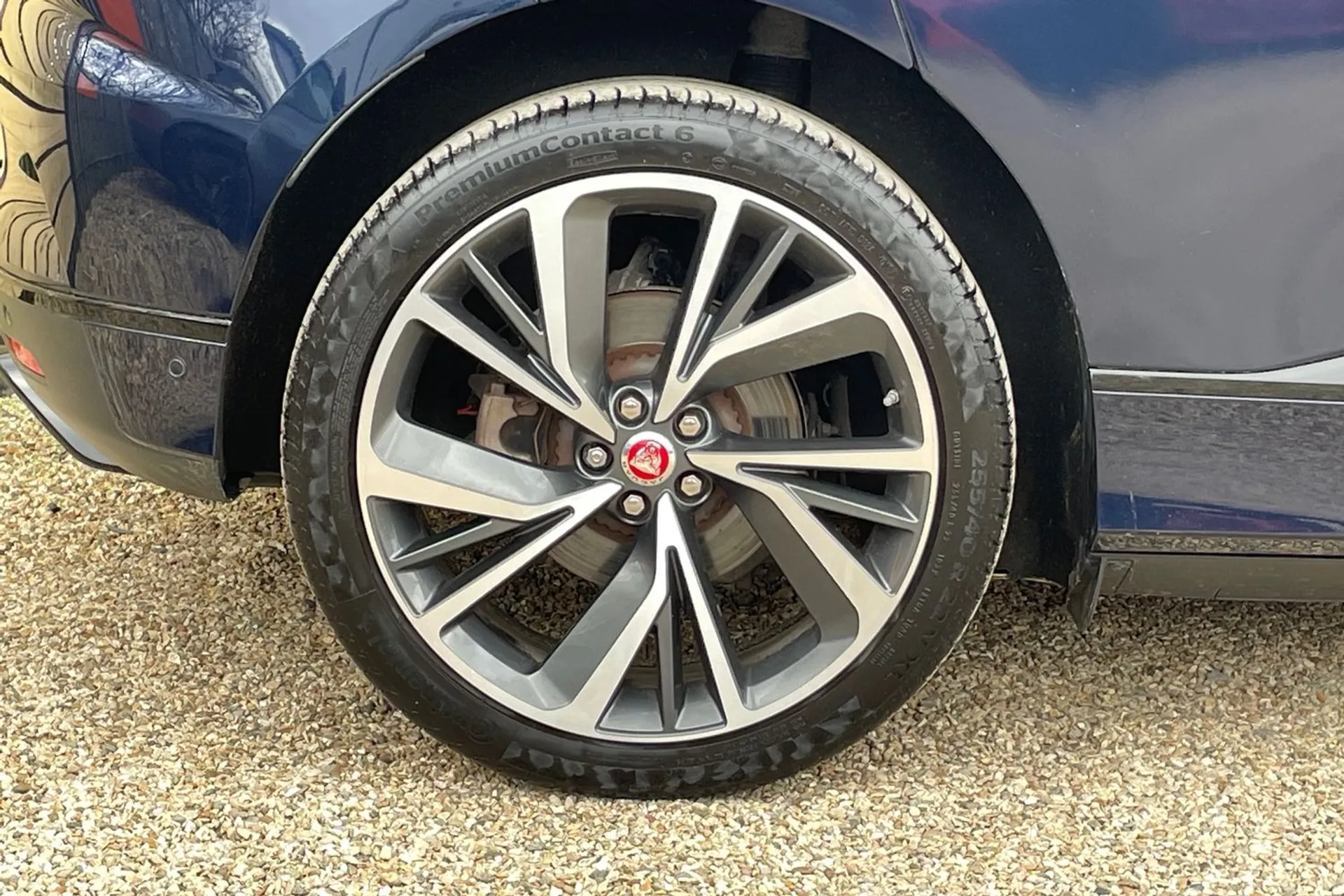 Jaguar I-PACE thumbnail image number 14