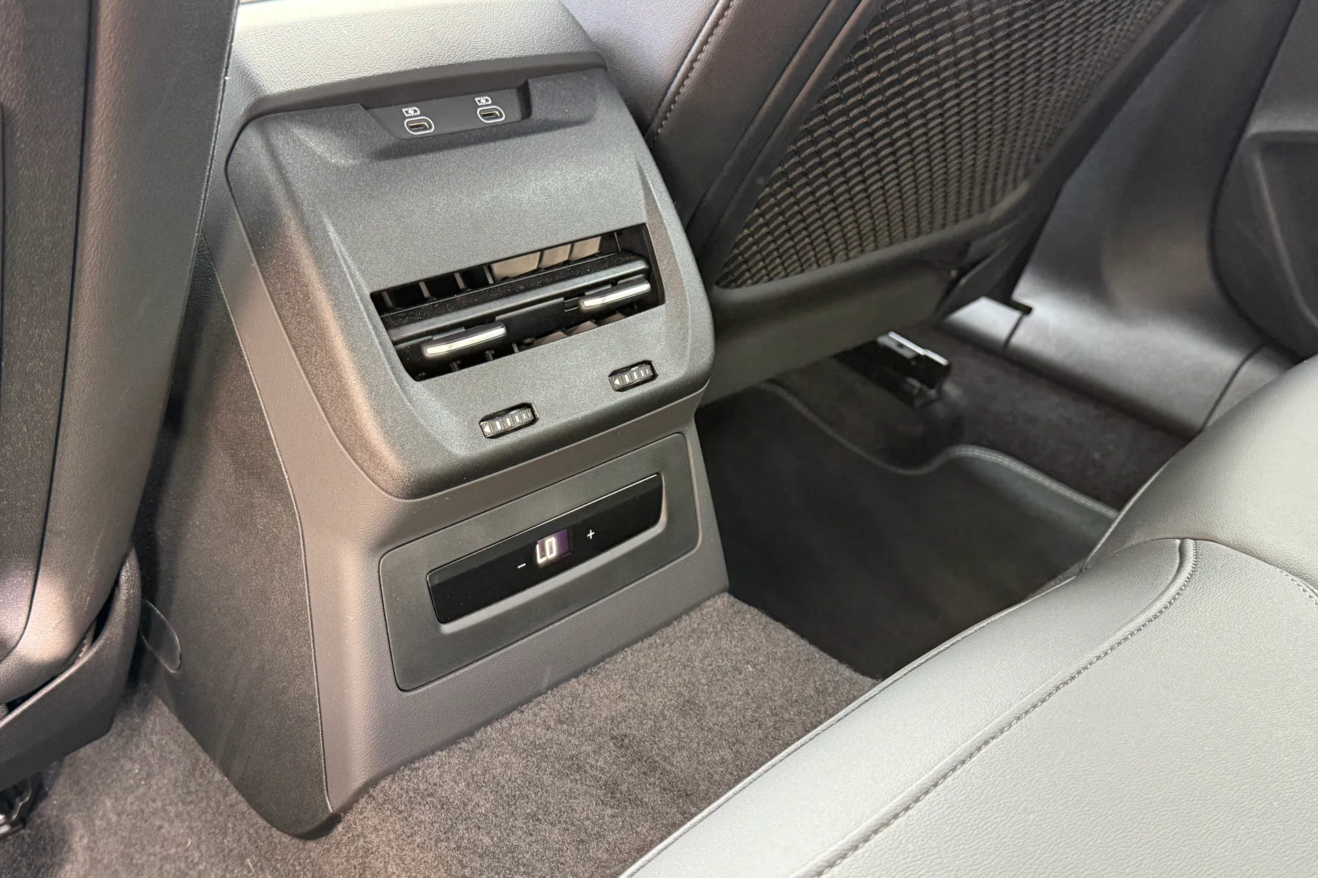 Audi A5 thumbnail image number 44