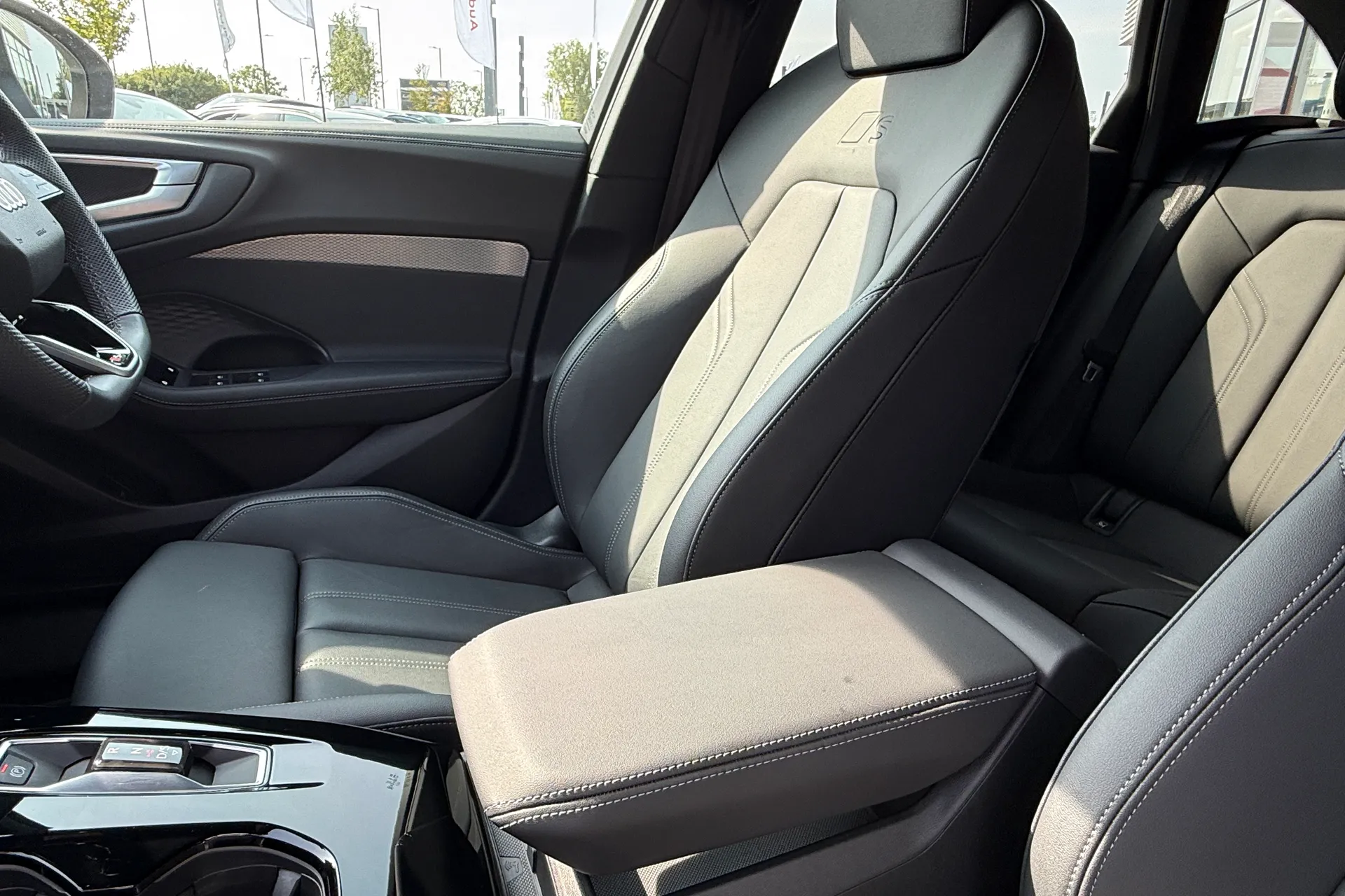 Audi A5 thumbnail image number 36