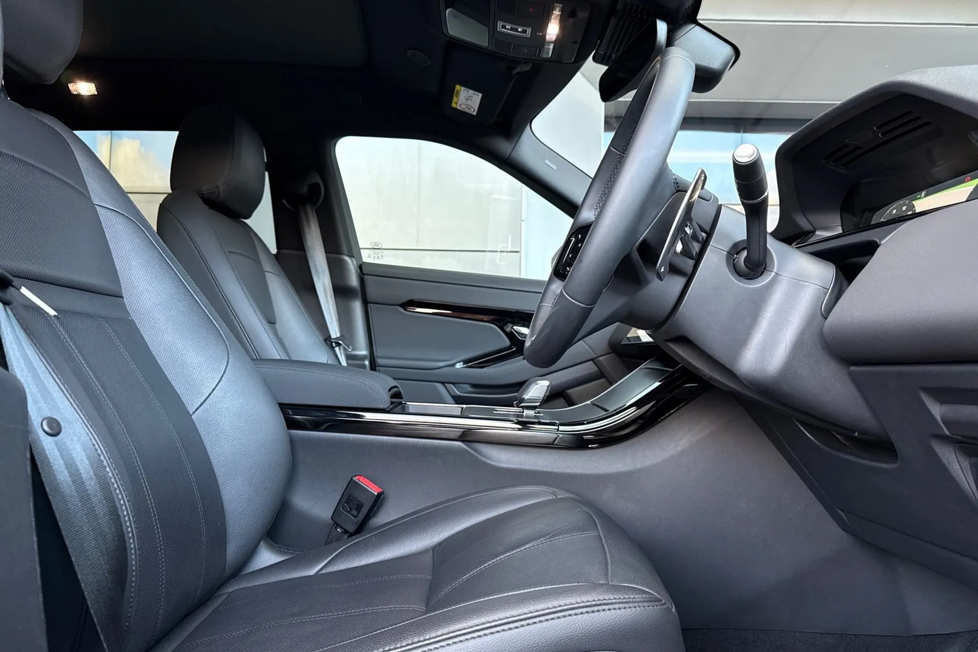 LAND ROVER RANGE ROVER EVOQUE thumbnail image number 18