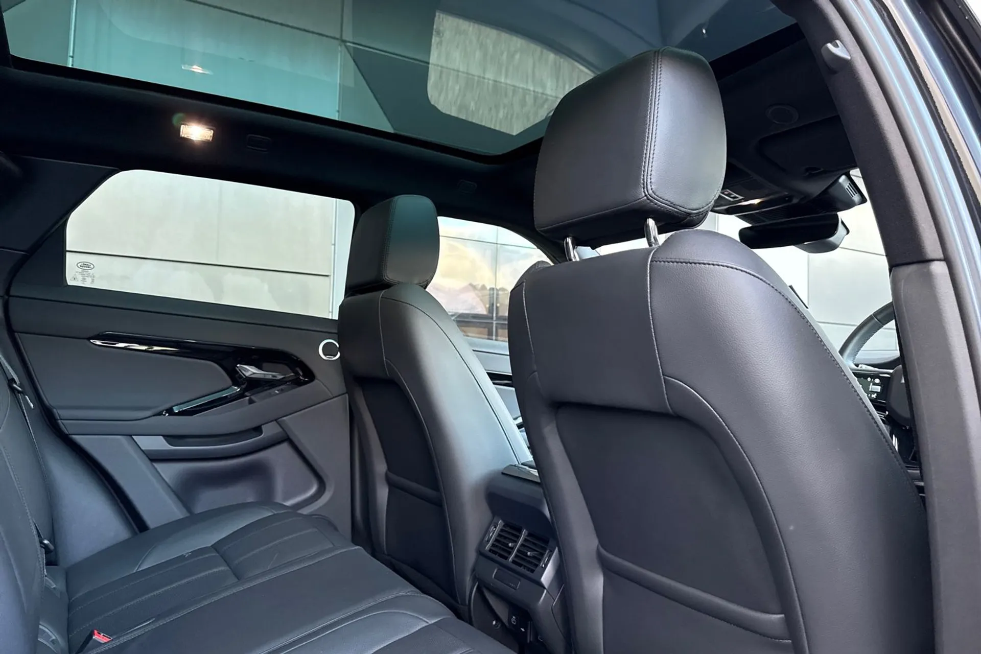 LAND ROVER RANGE ROVER EVOQUE thumbnail image number 34