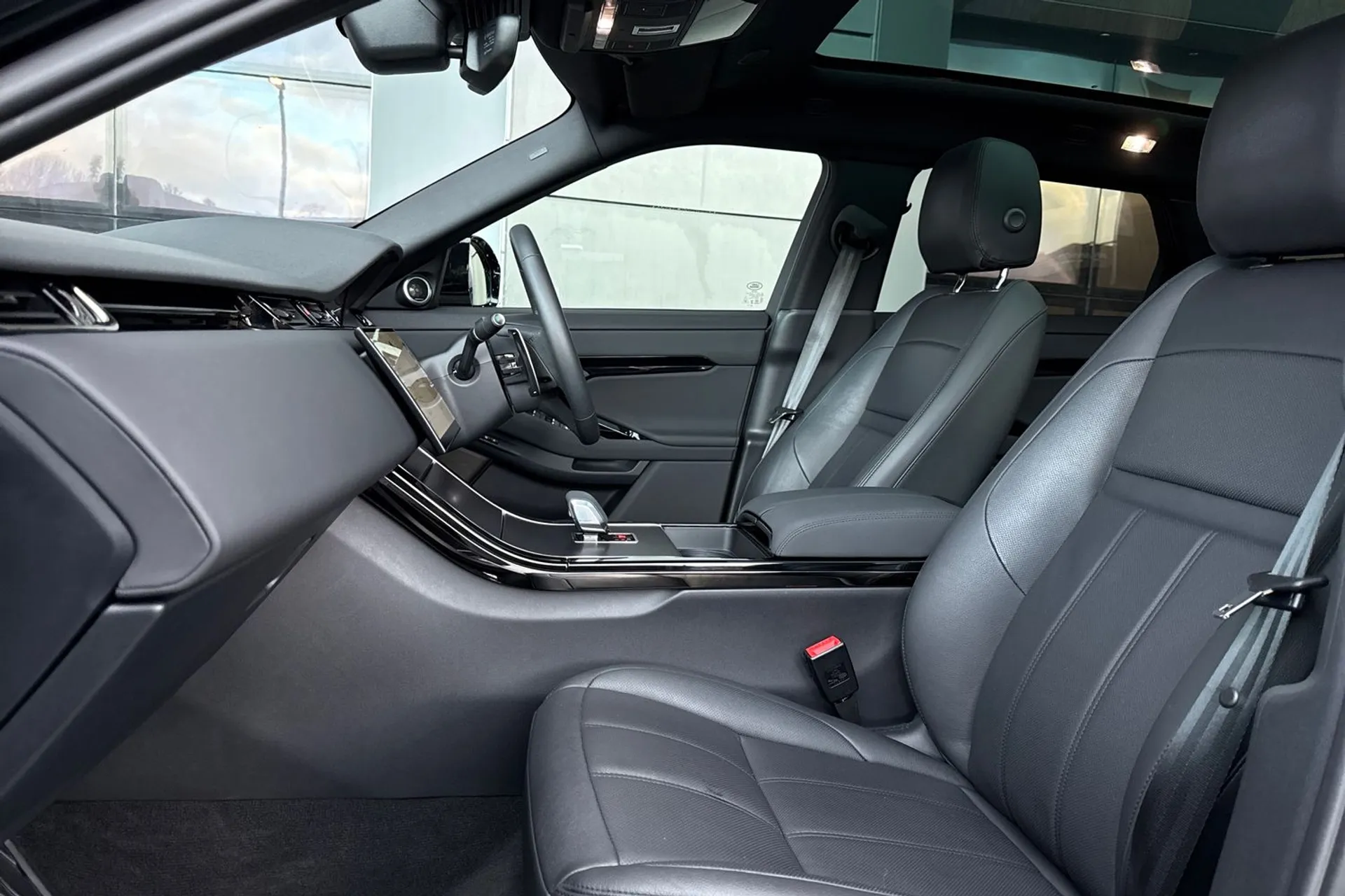 LAND ROVER RANGE ROVER EVOQUE thumbnail image number 37