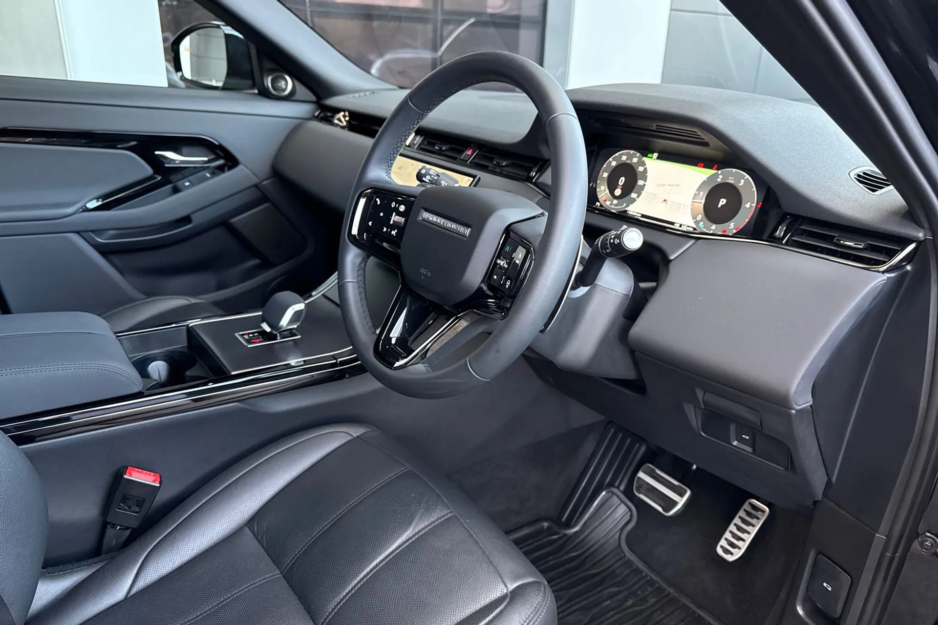 LAND ROVER RANGE ROVER EVOQUE thumbnail image number 17