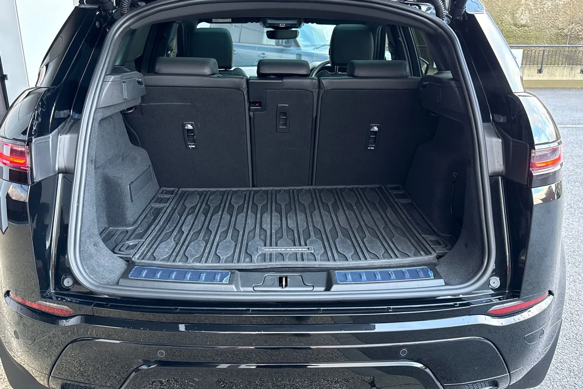 LAND ROVER RANGE ROVER EVOQUE thumbnail image number 31