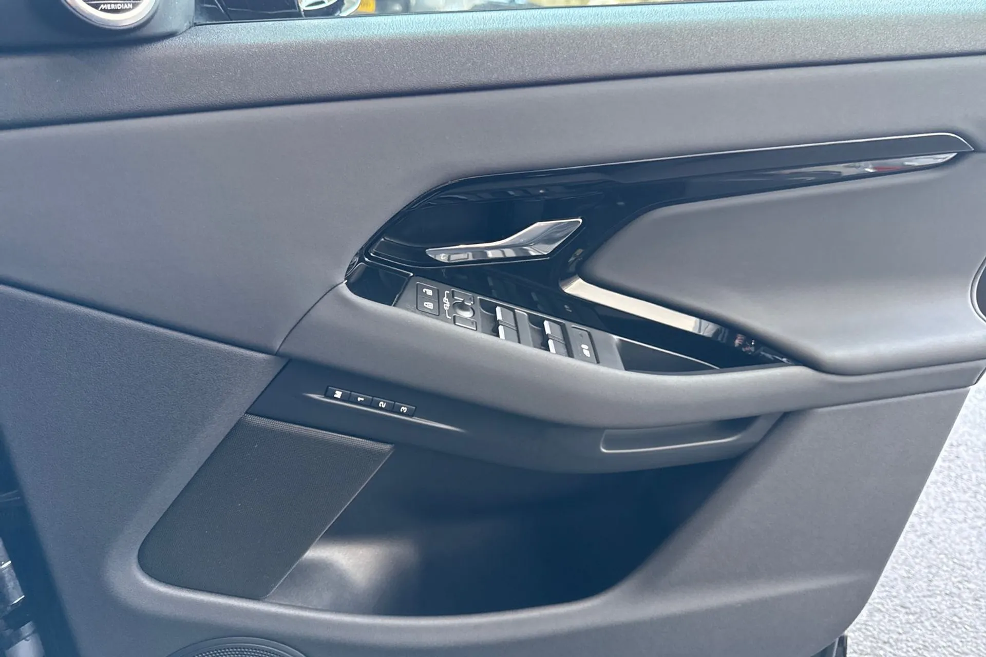 LAND ROVER RANGE ROVER EVOQUE thumbnail image number 48