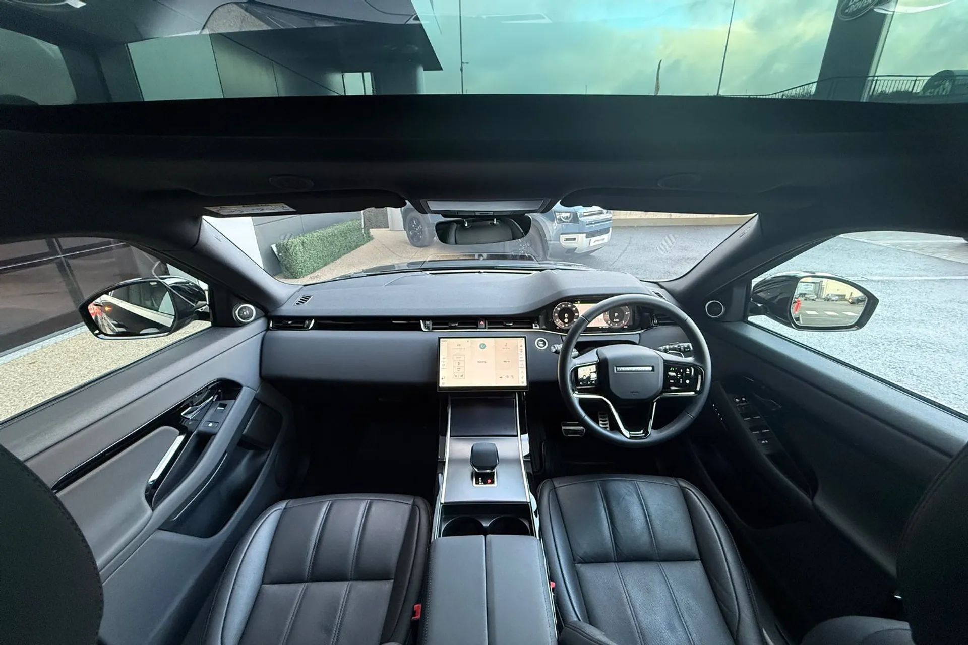 LAND ROVER RANGE ROVER EVOQUE thumbnail image number 3