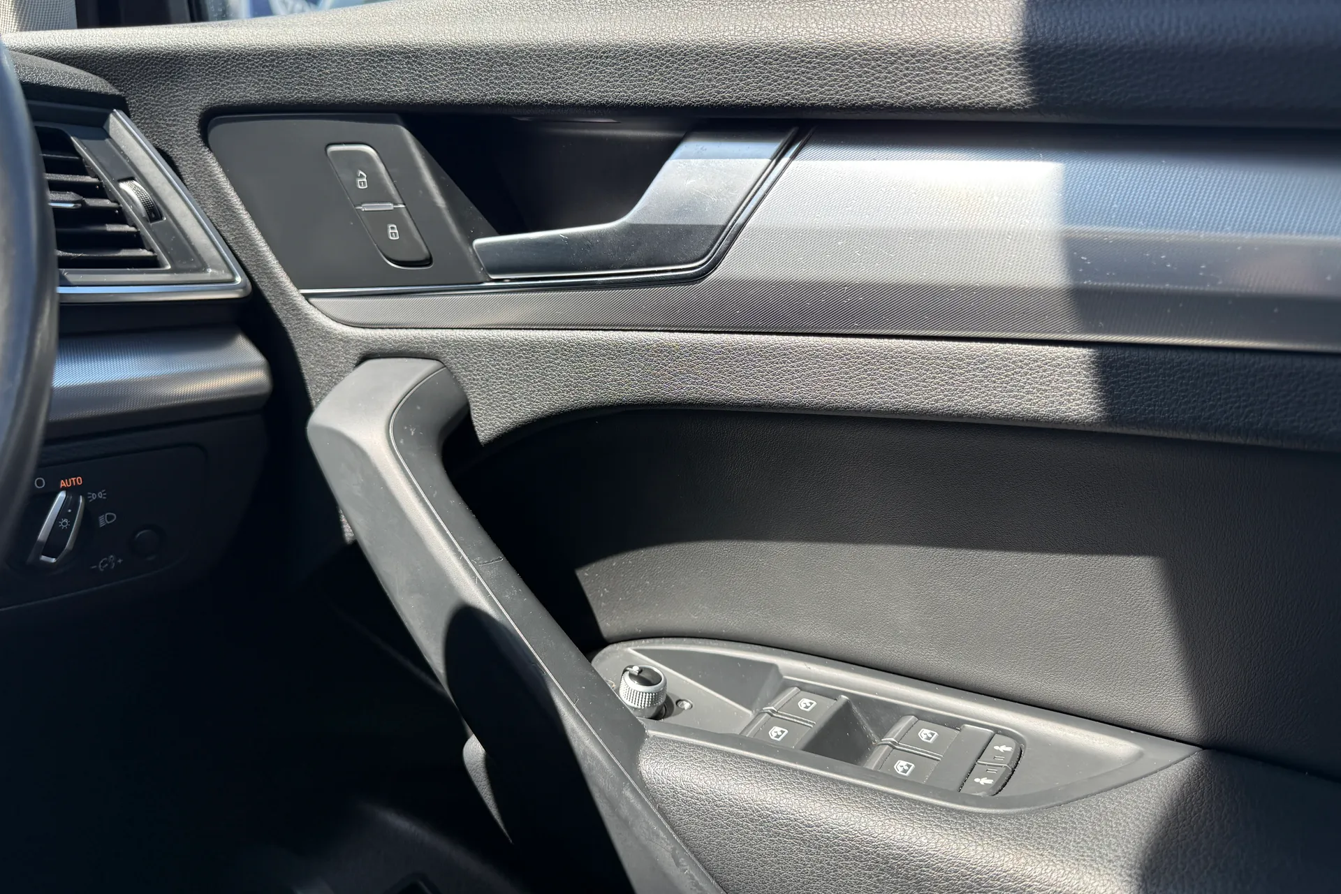 Audi Q5 thumbnail image number 38