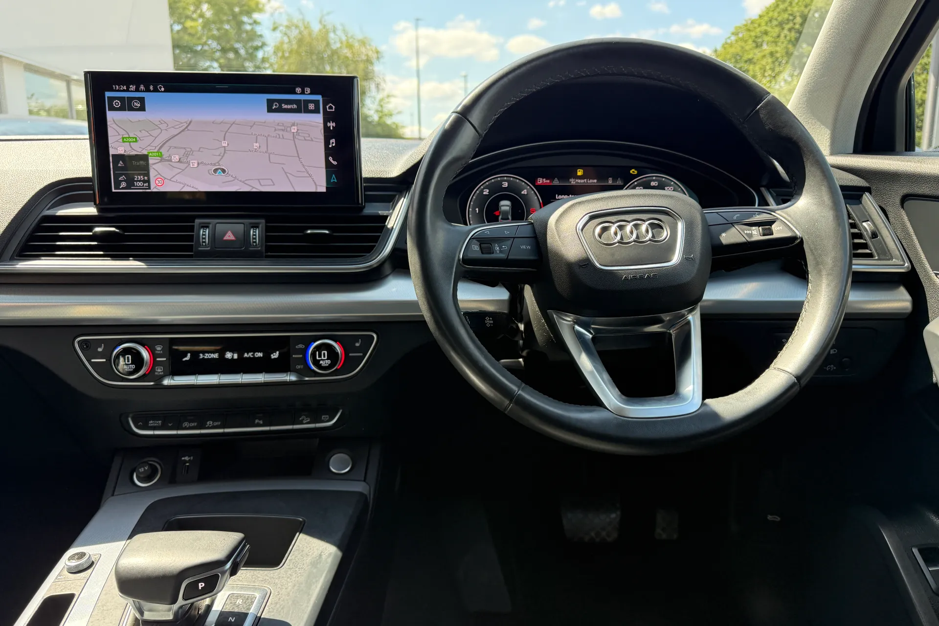 Audi Q5 thumbnail image number 33