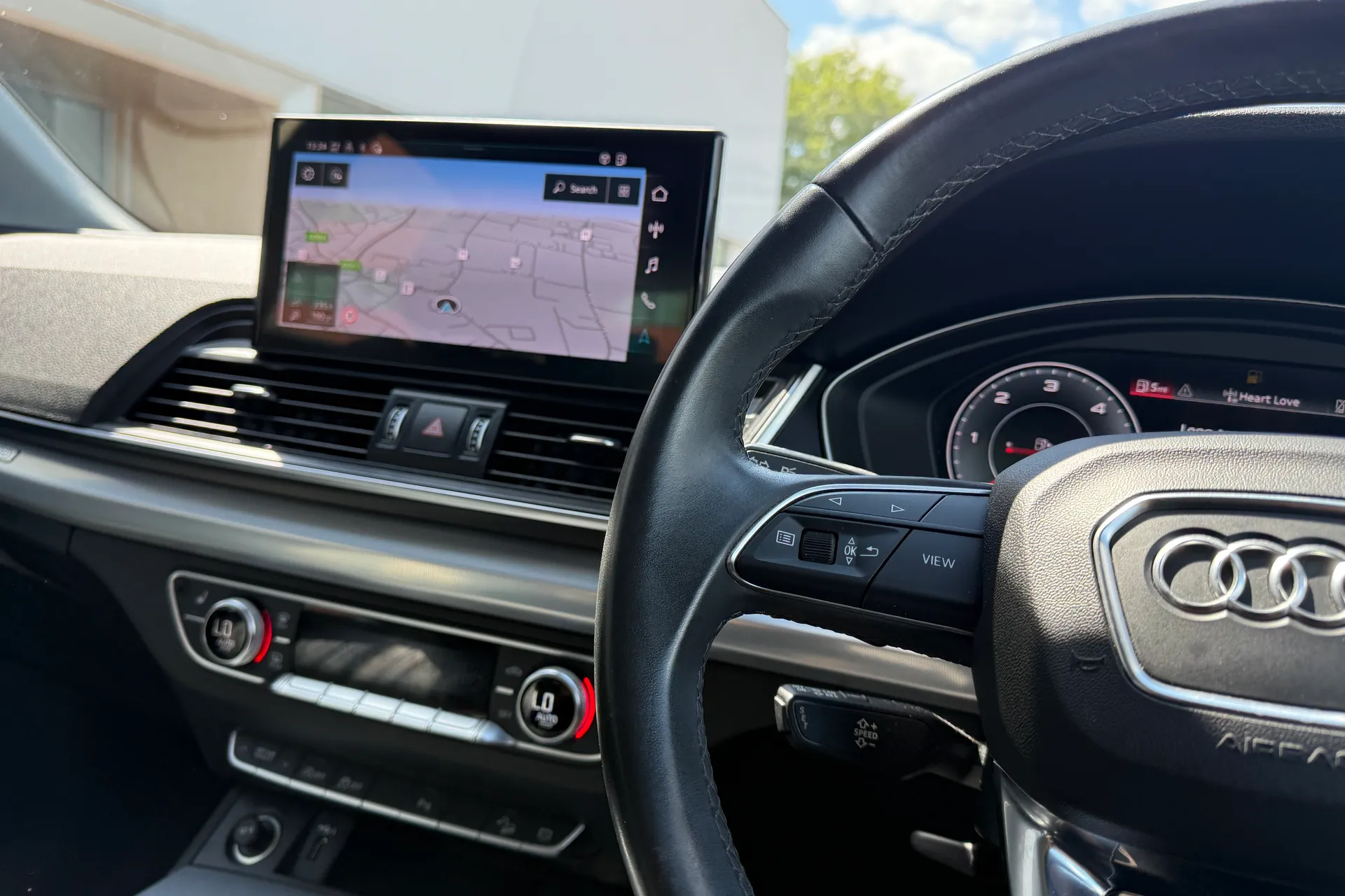 Audi Q5 thumbnail image number 35