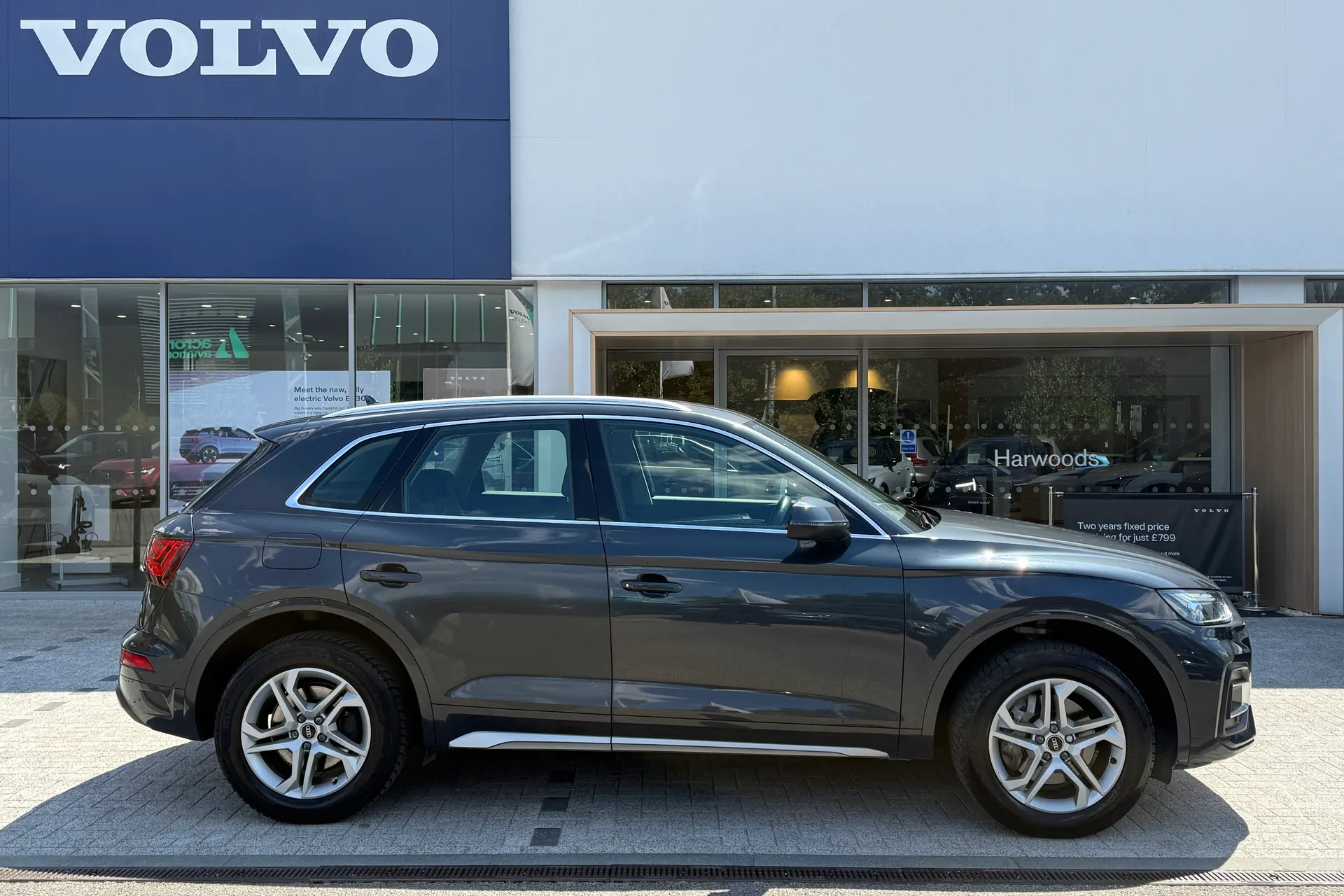 Audi Q5 thumbnail image number 2