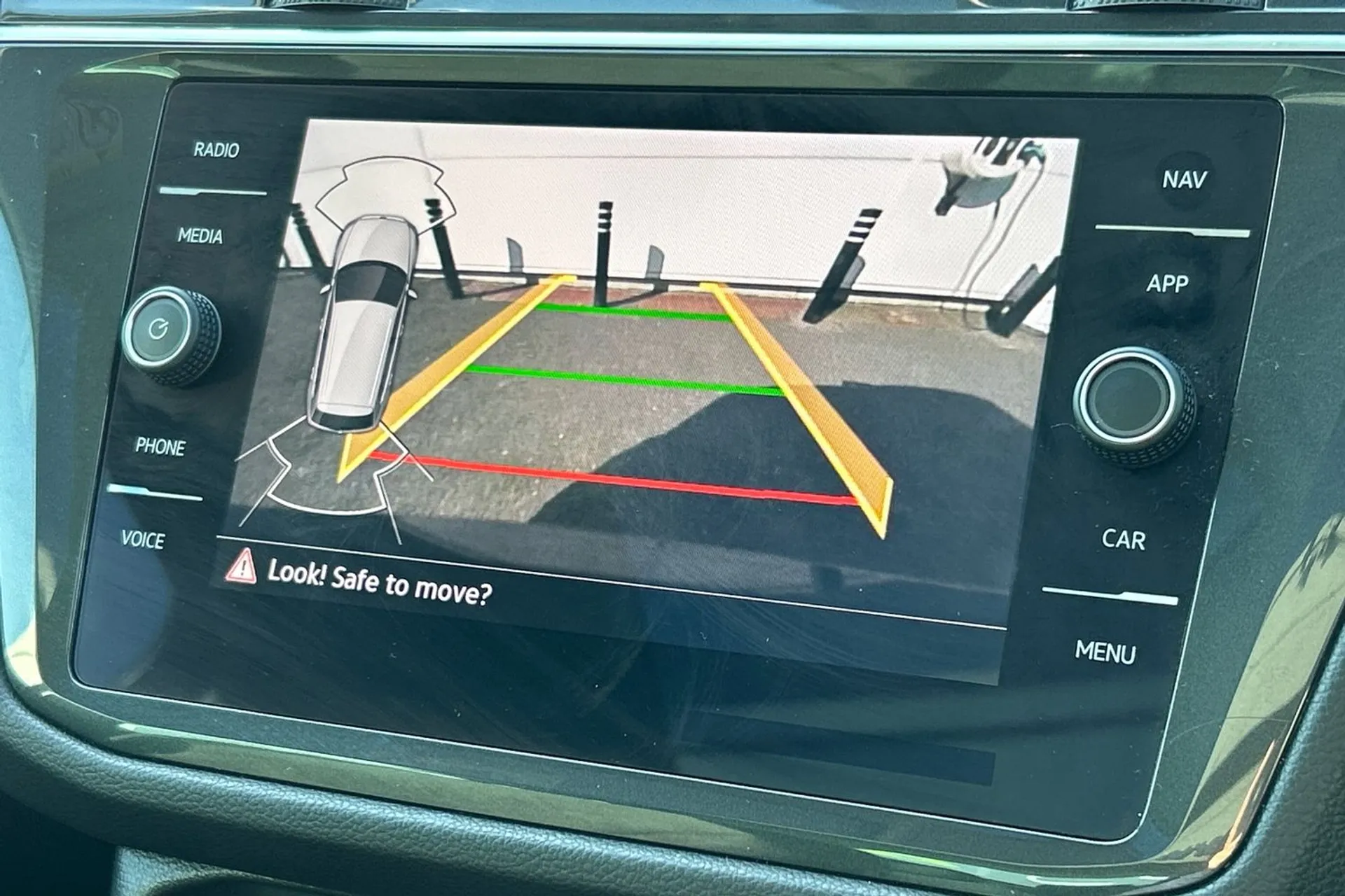 VOLKSWAGEN TIGUAN thumbnail image number 4