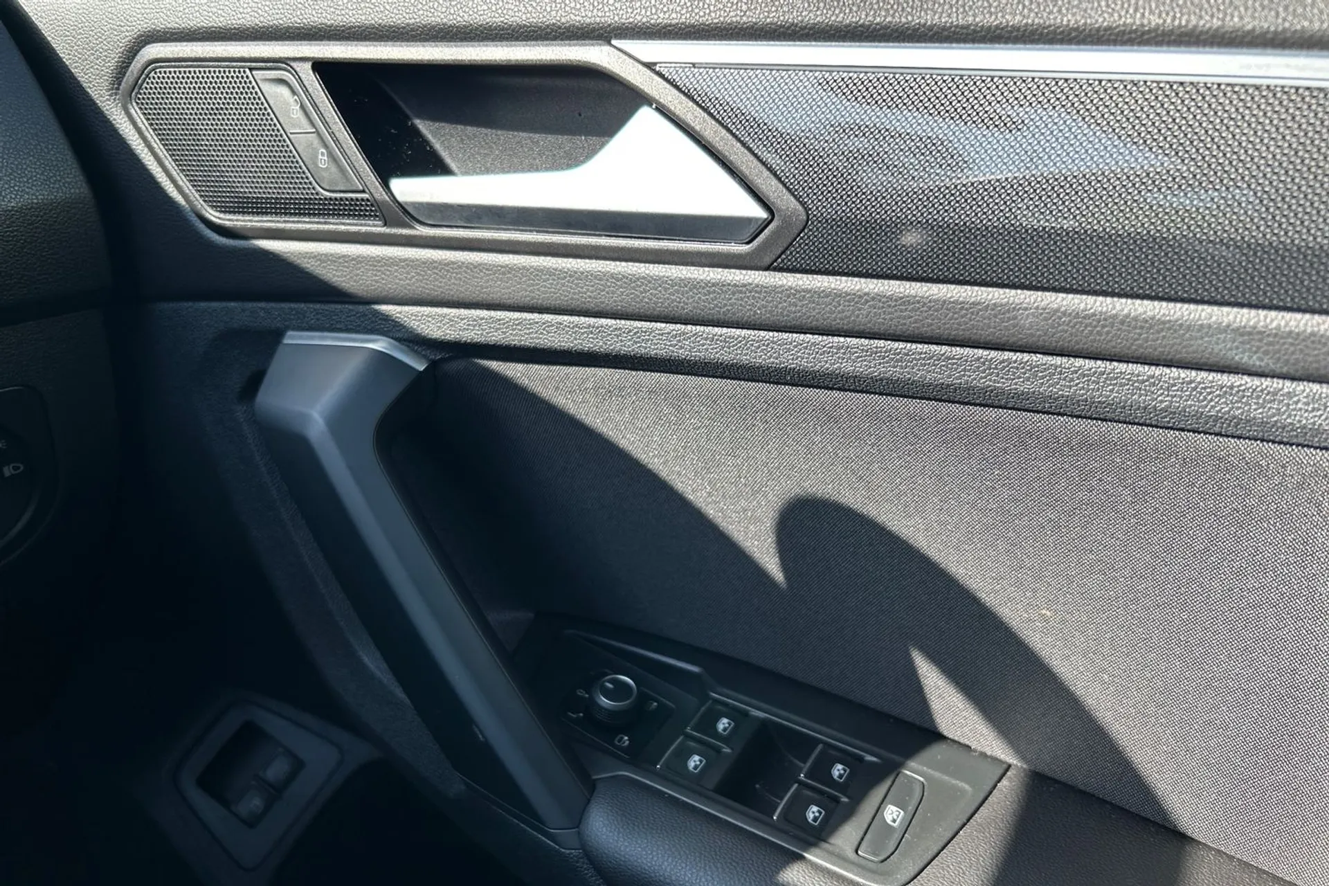 VOLKSWAGEN TIGUAN thumbnail image number 44