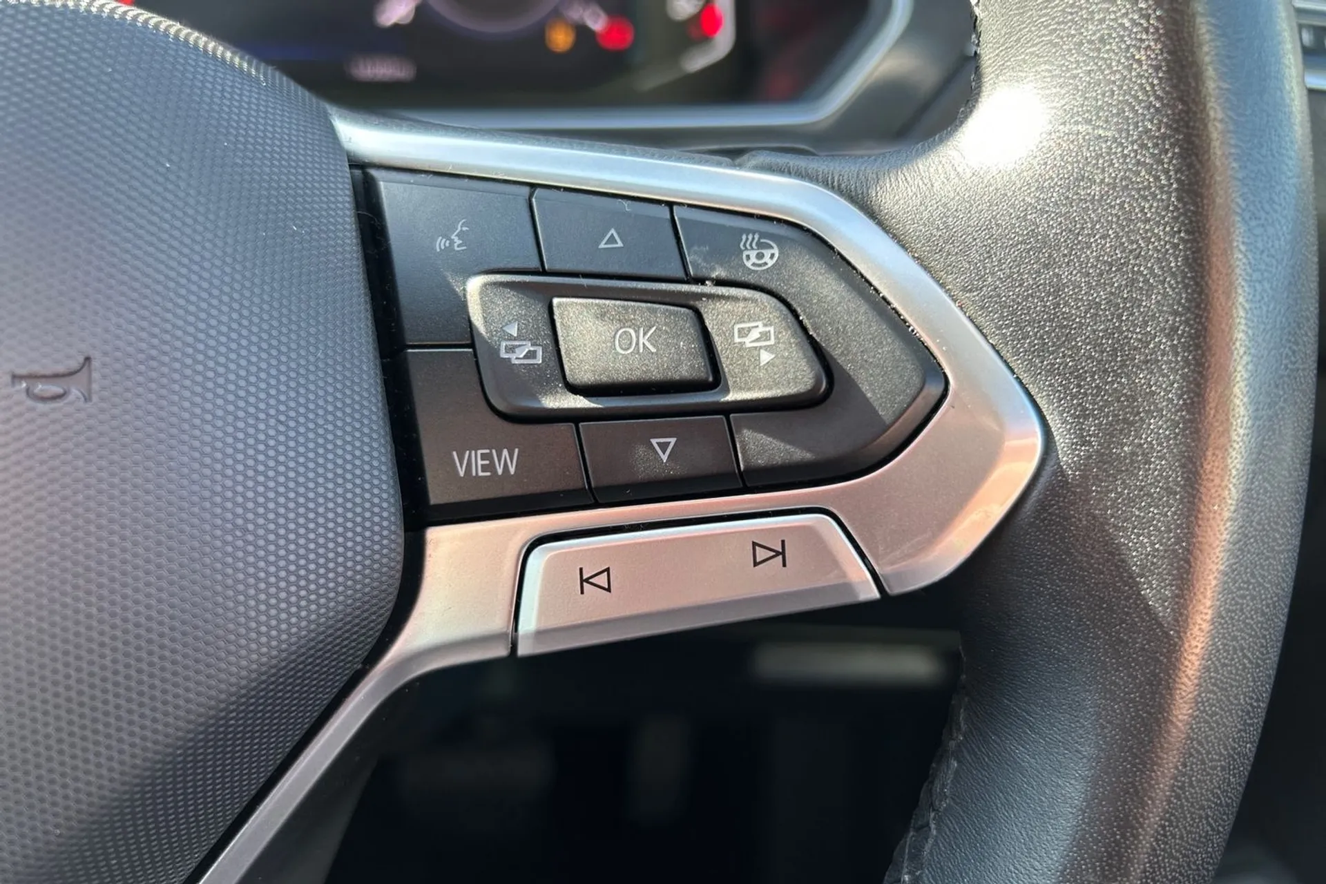 VOLKSWAGEN TIGUAN thumbnail image number 42