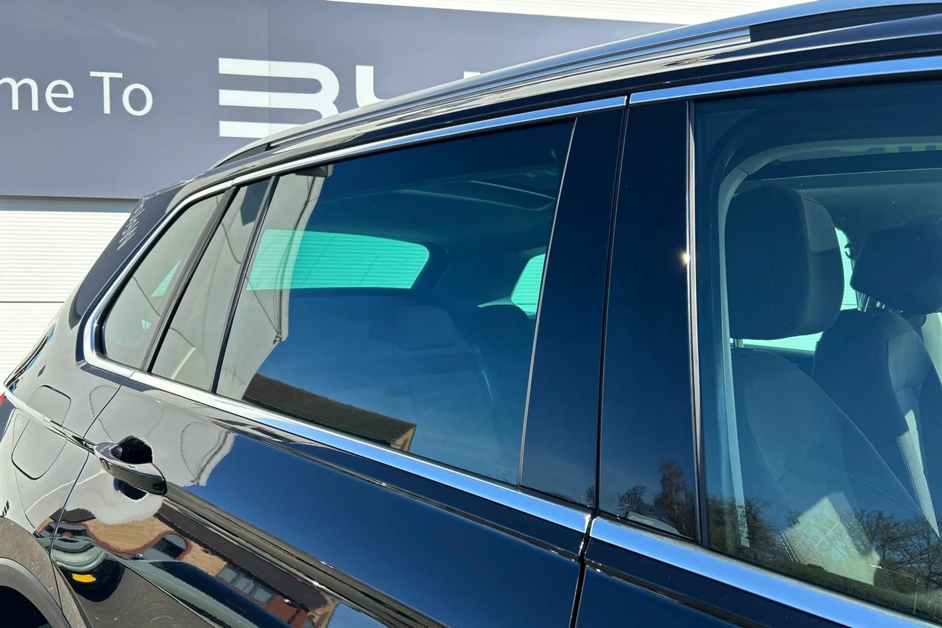 VOLKSWAGEN TIGUAN thumbnail image number 16