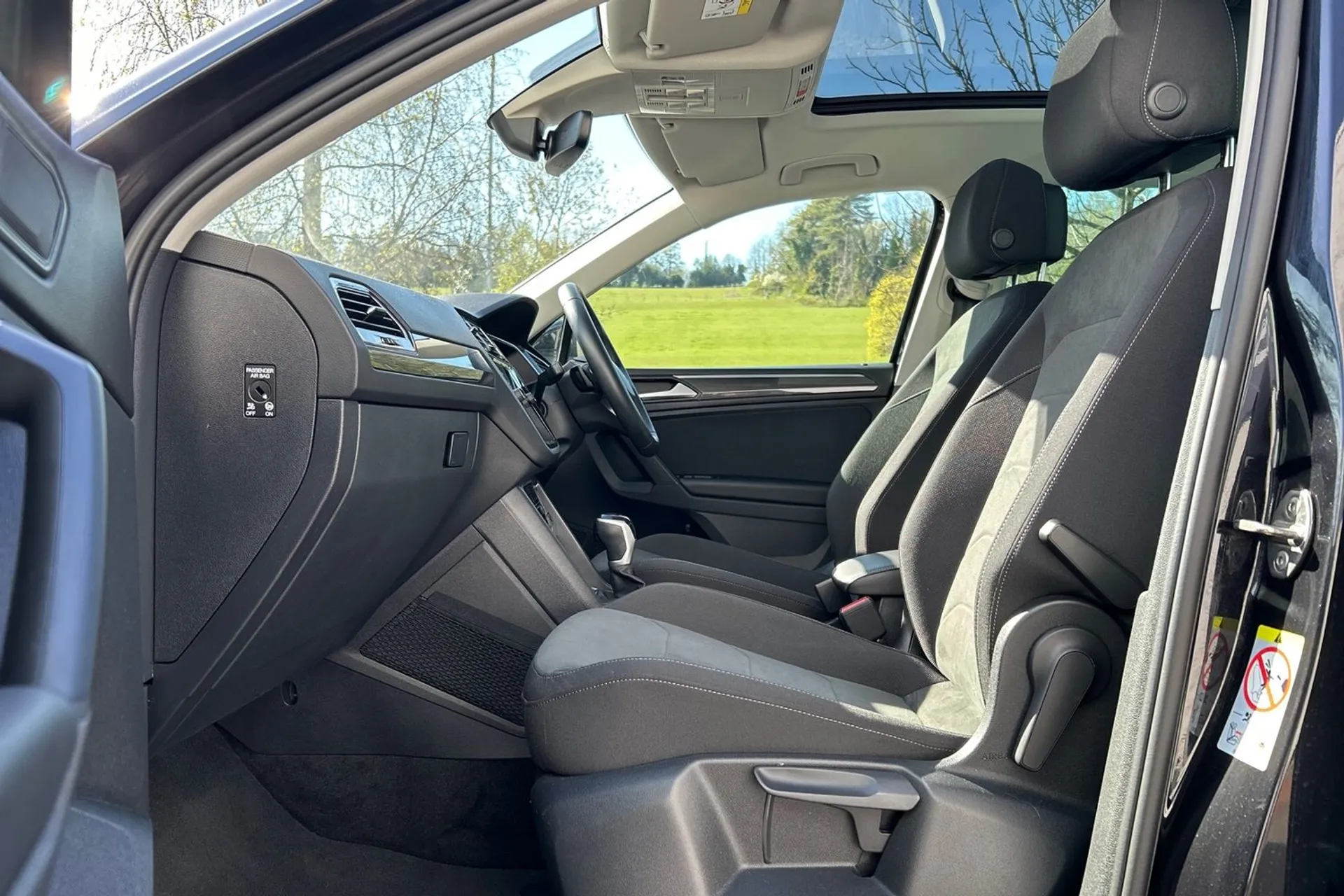 VOLKSWAGEN TIGUAN thumbnail image number 32