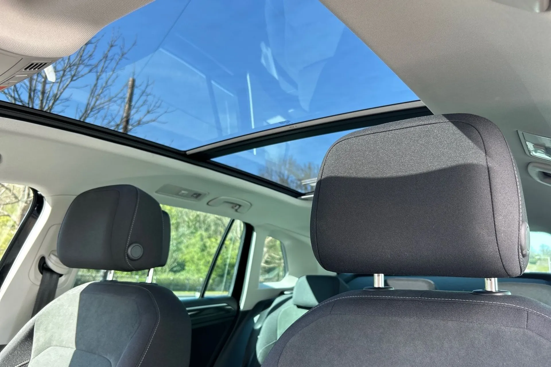 VOLKSWAGEN TIGUAN thumbnail image number 33