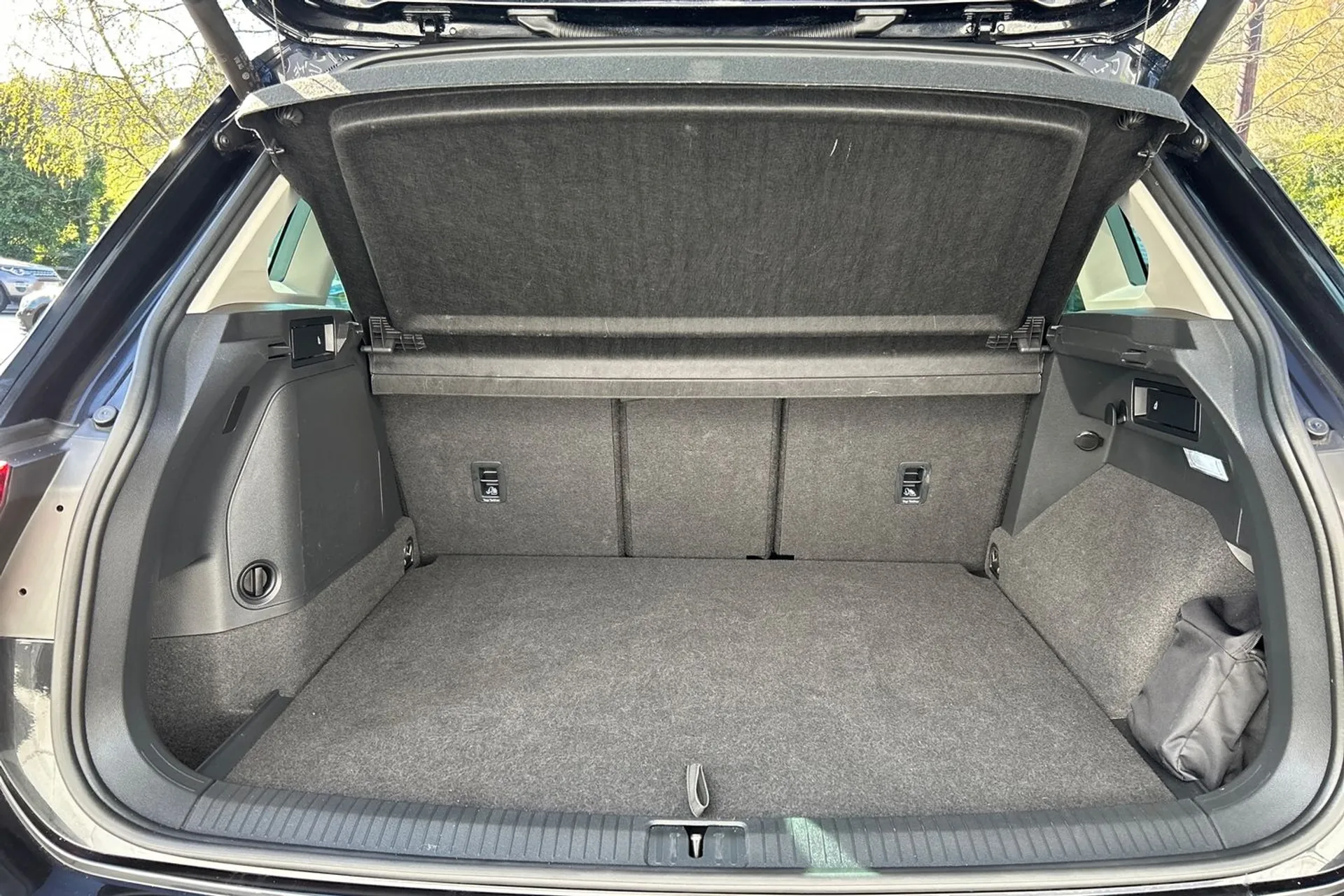 VOLKSWAGEN TIGUAN thumbnail image number 21