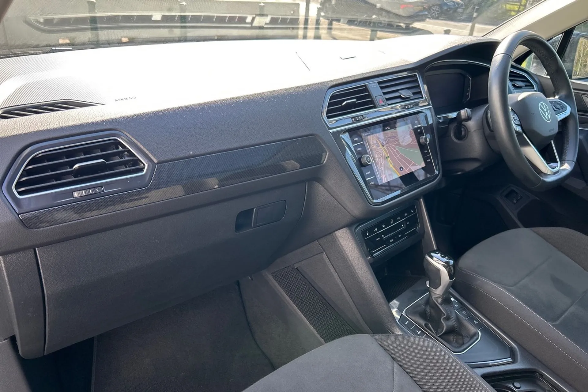 VOLKSWAGEN TIGUAN thumbnail image number 31