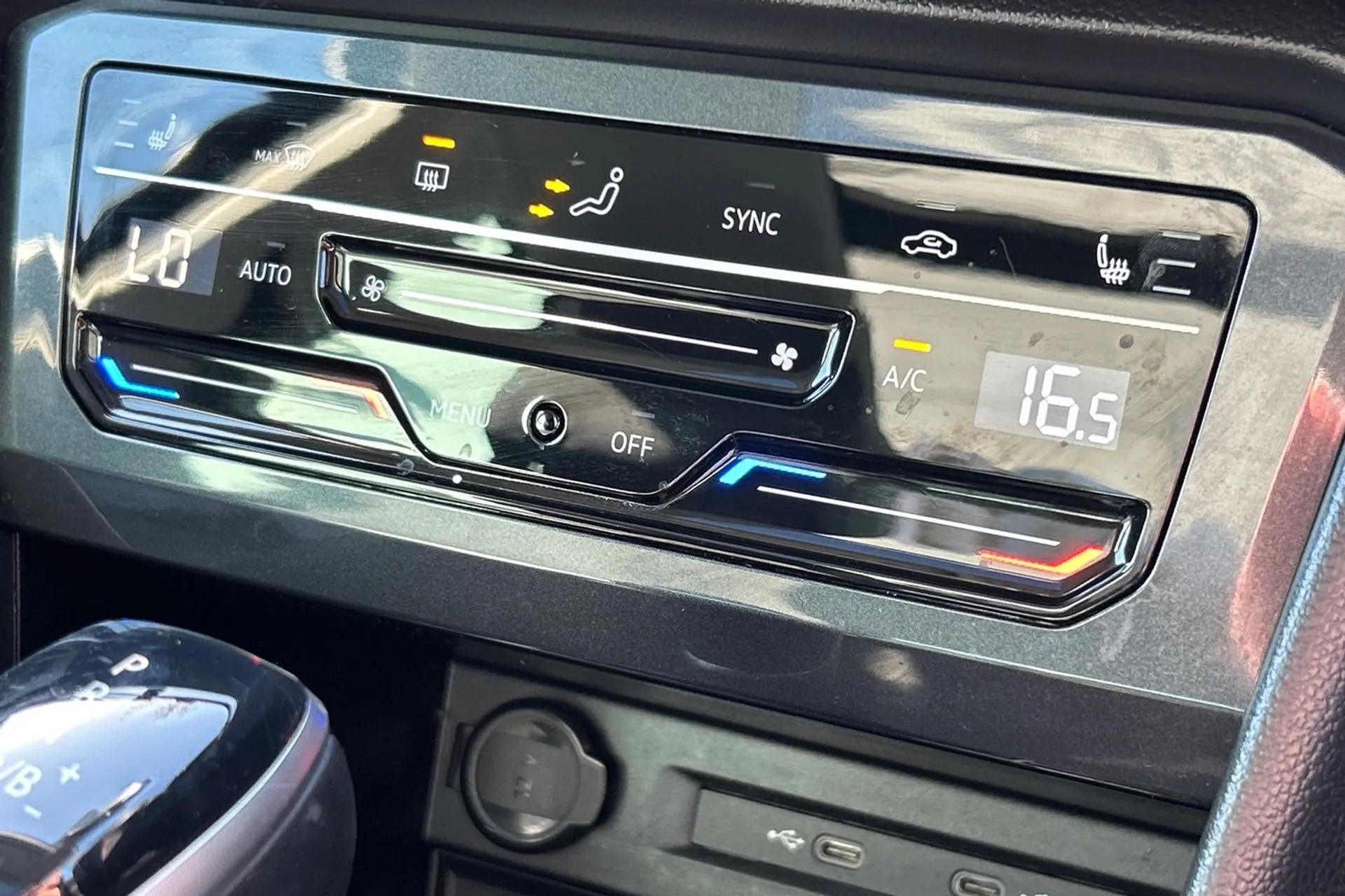 VOLKSWAGEN TIGUAN thumbnail image number 43