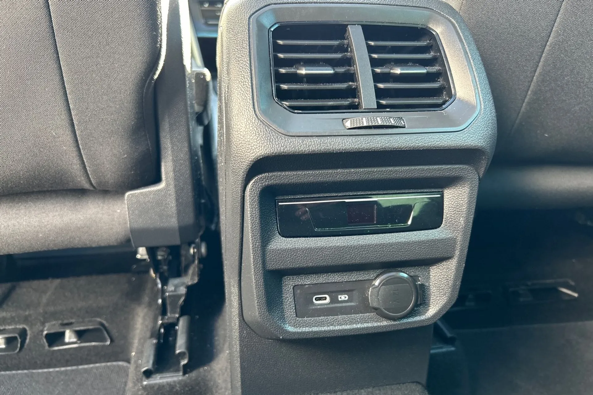 VOLKSWAGEN TIGUAN thumbnail image number 46