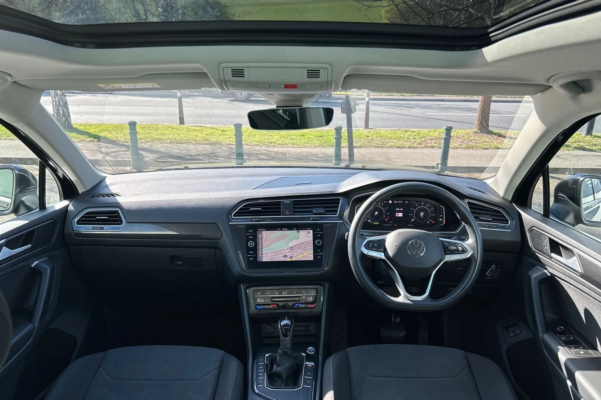 VOLKSWAGEN TIGUAN thumbnail image number 3