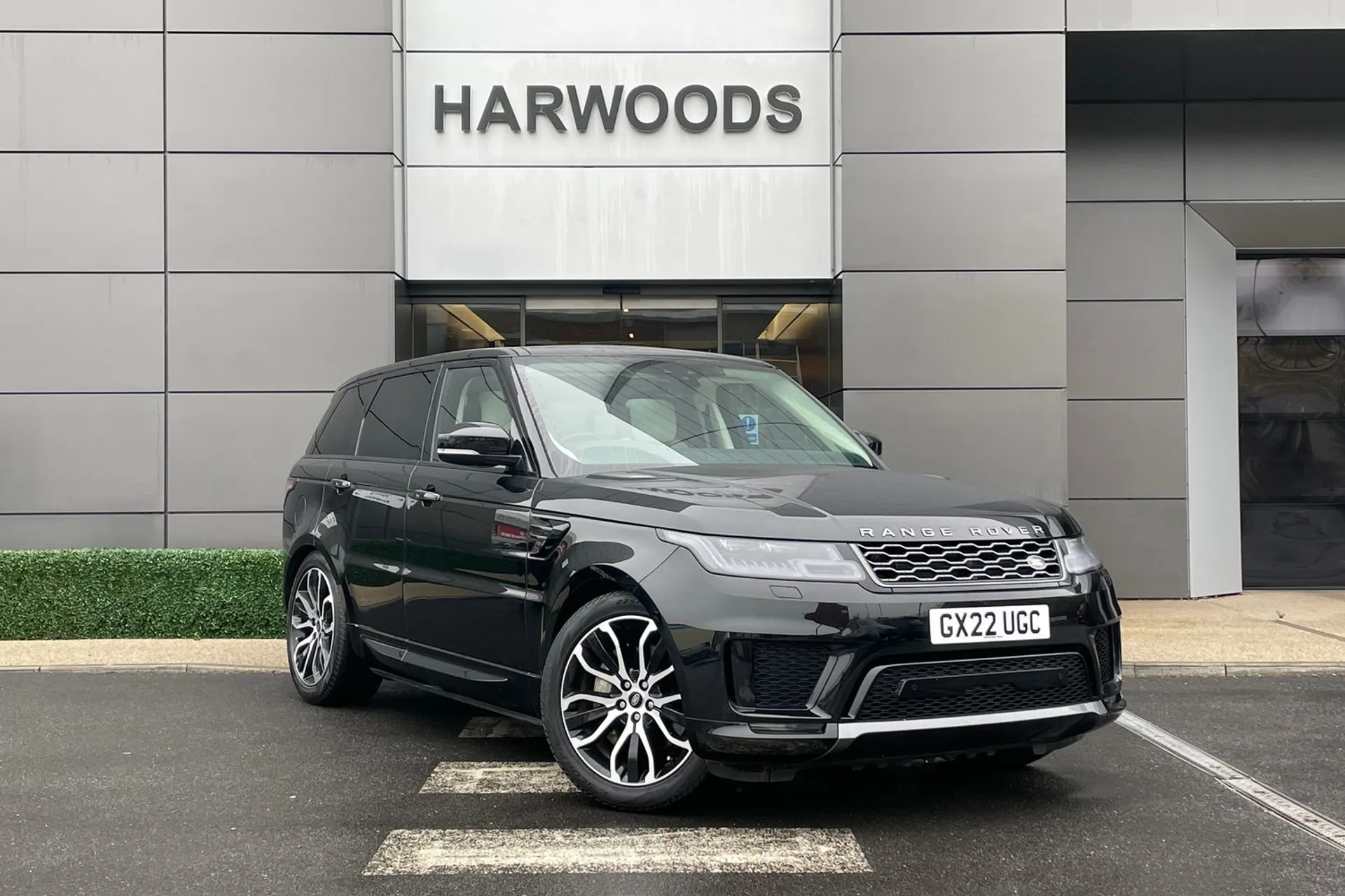 LAND ROVER RANGE ROVER SPORT focused image