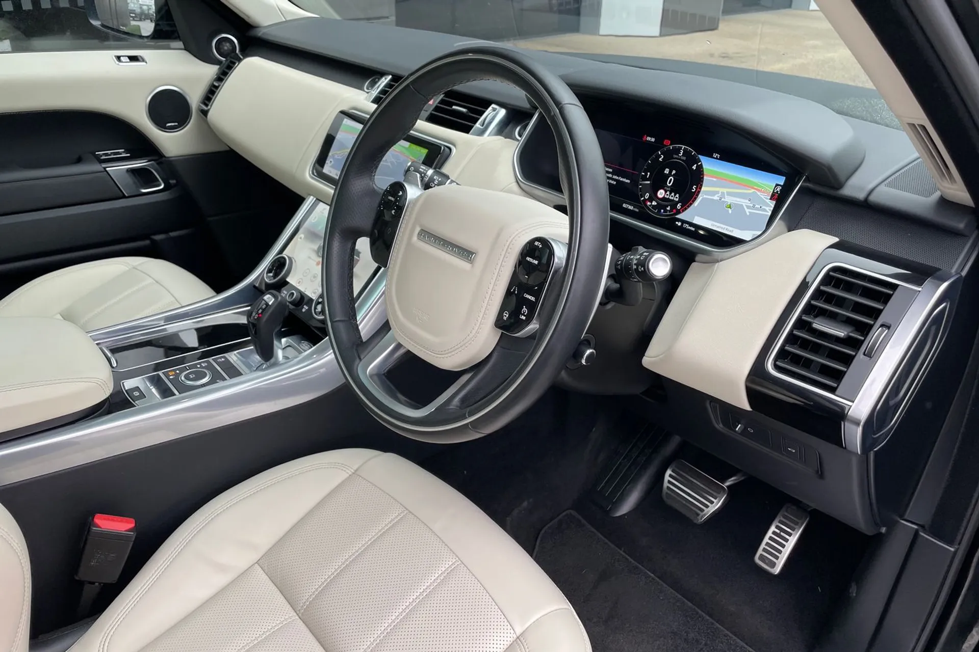 LAND ROVER RANGE ROVER SPORT thumbnail image number 16
