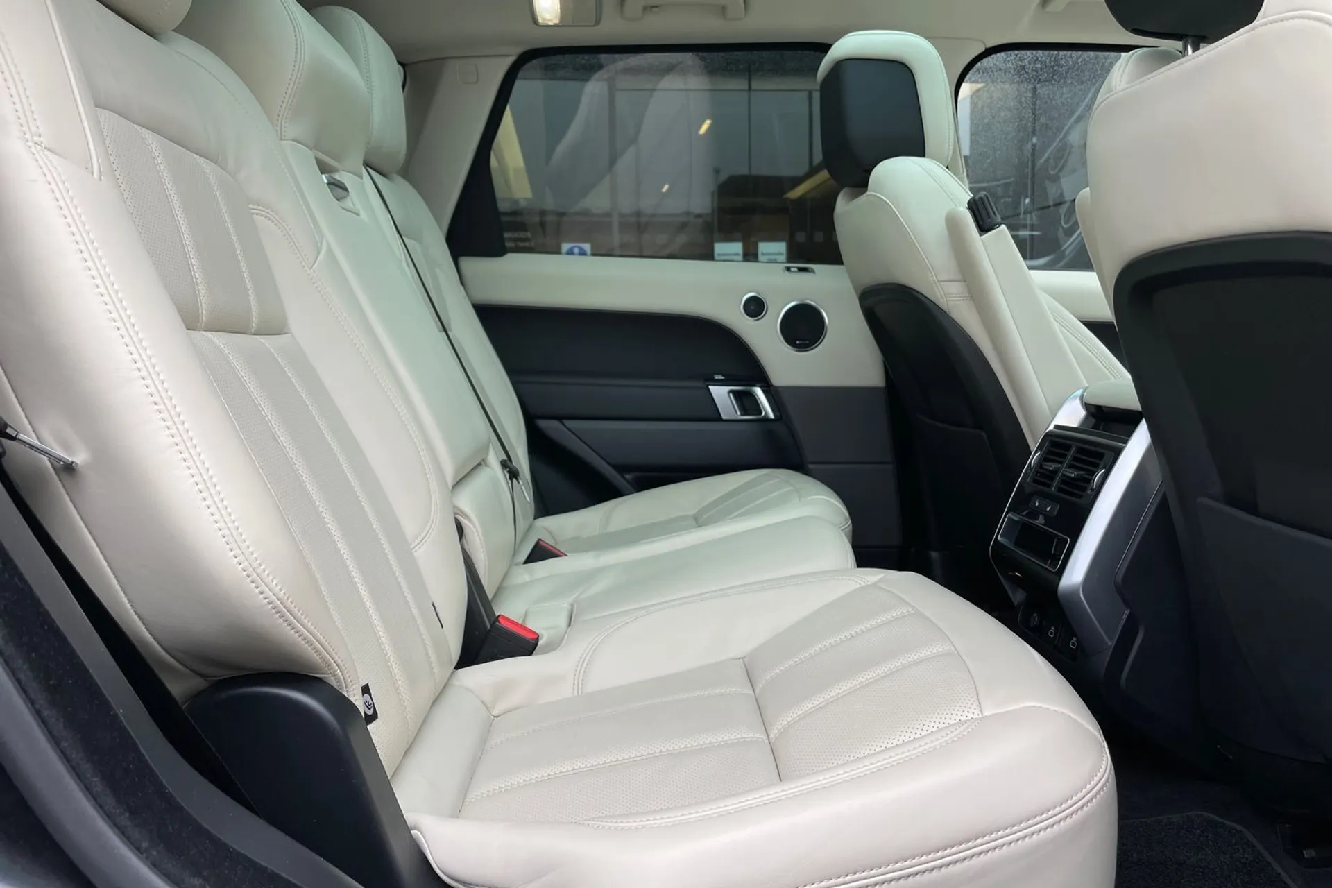 LAND ROVER RANGE ROVER SPORT thumbnail image number 19