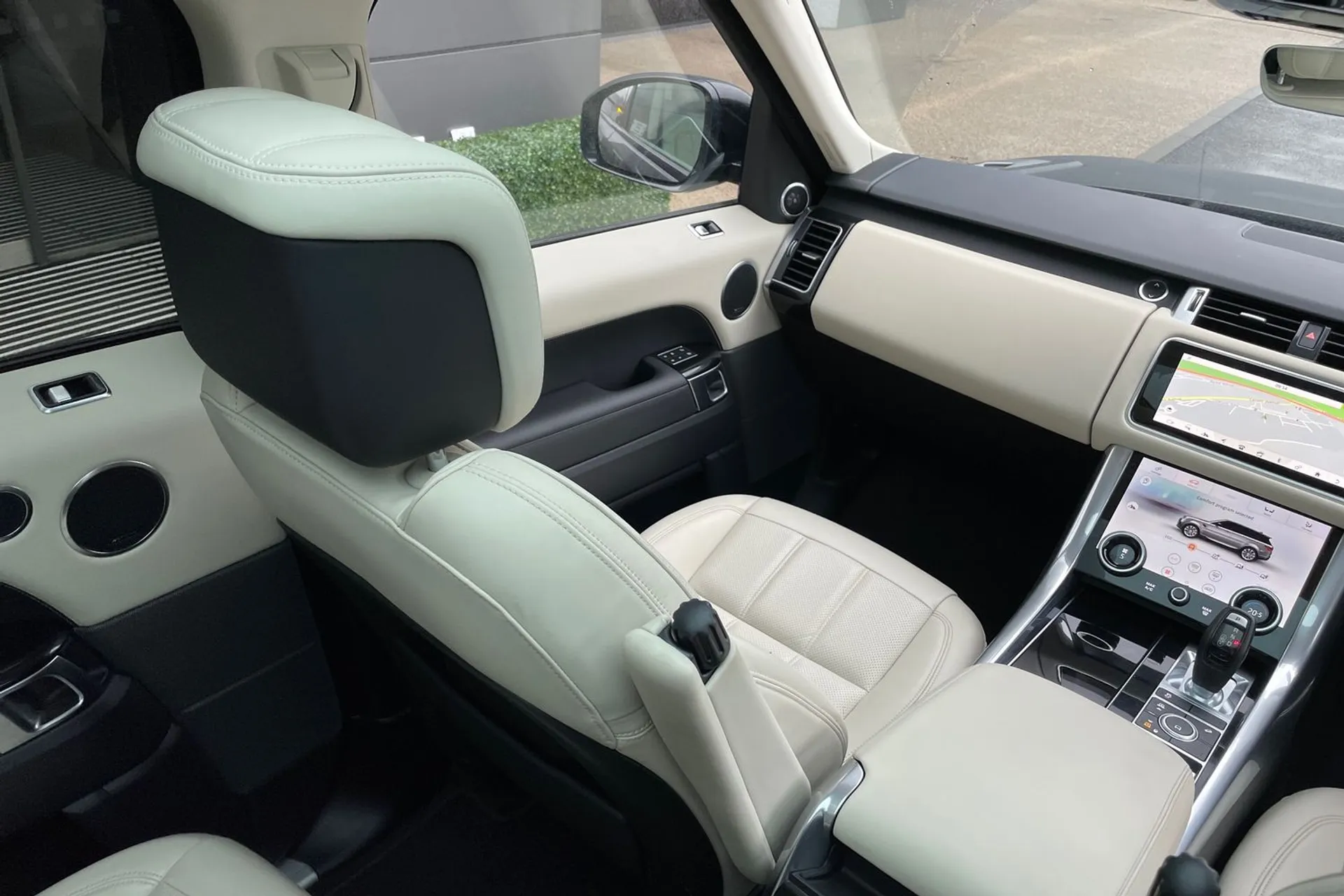 LAND ROVER RANGE ROVER SPORT thumbnail image number 41