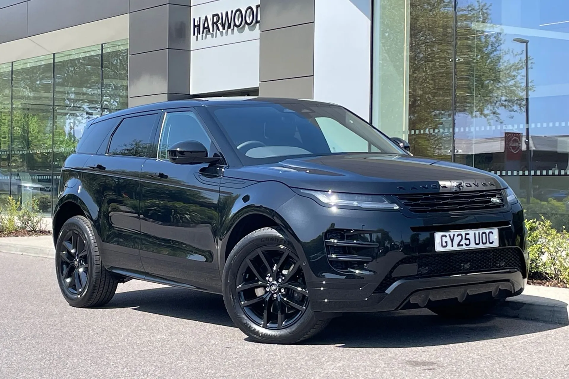 LAND ROVER RANGE ROVER EVOQUE focused image