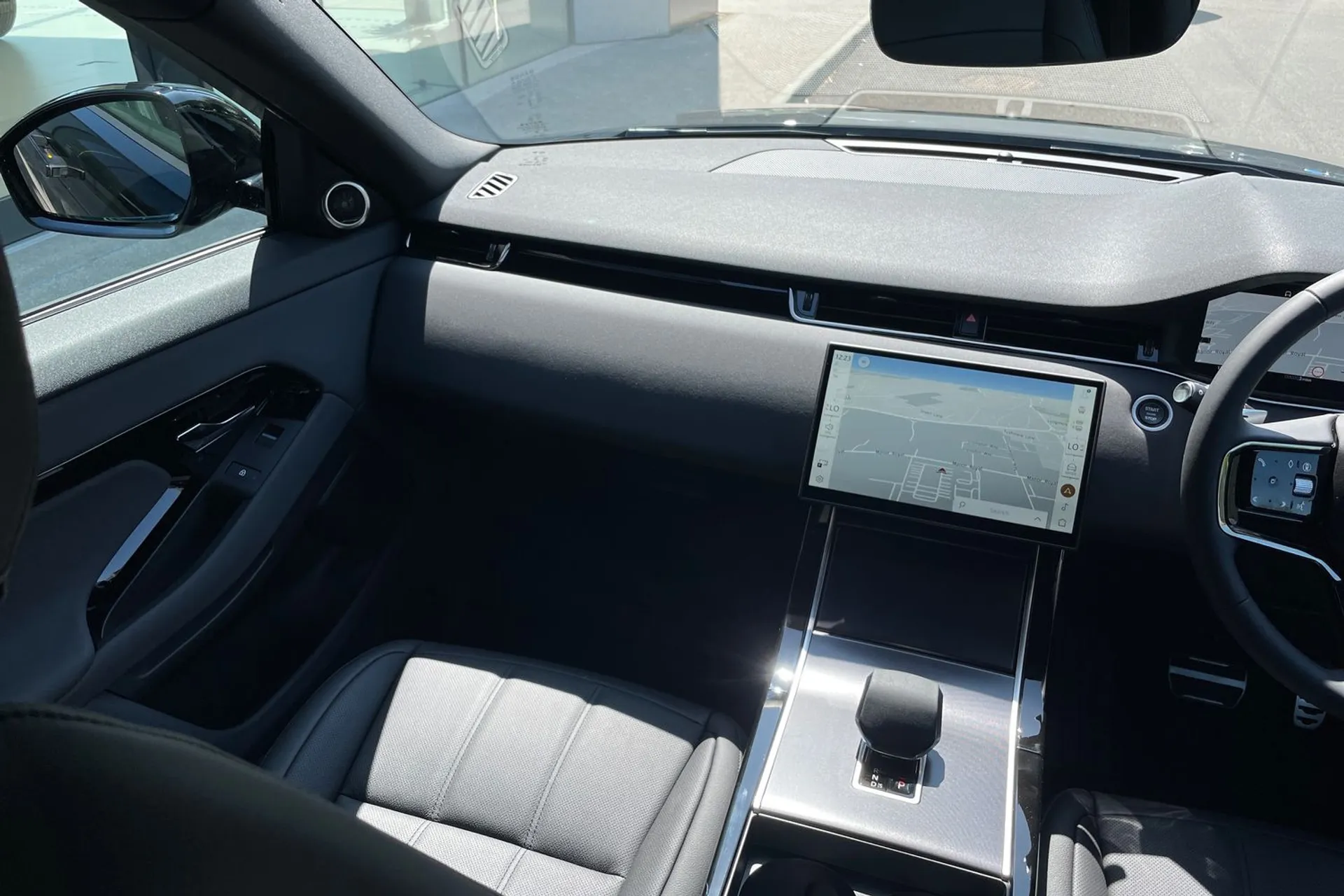 LAND ROVER RANGE ROVER EVOQUE thumbnail image number 22