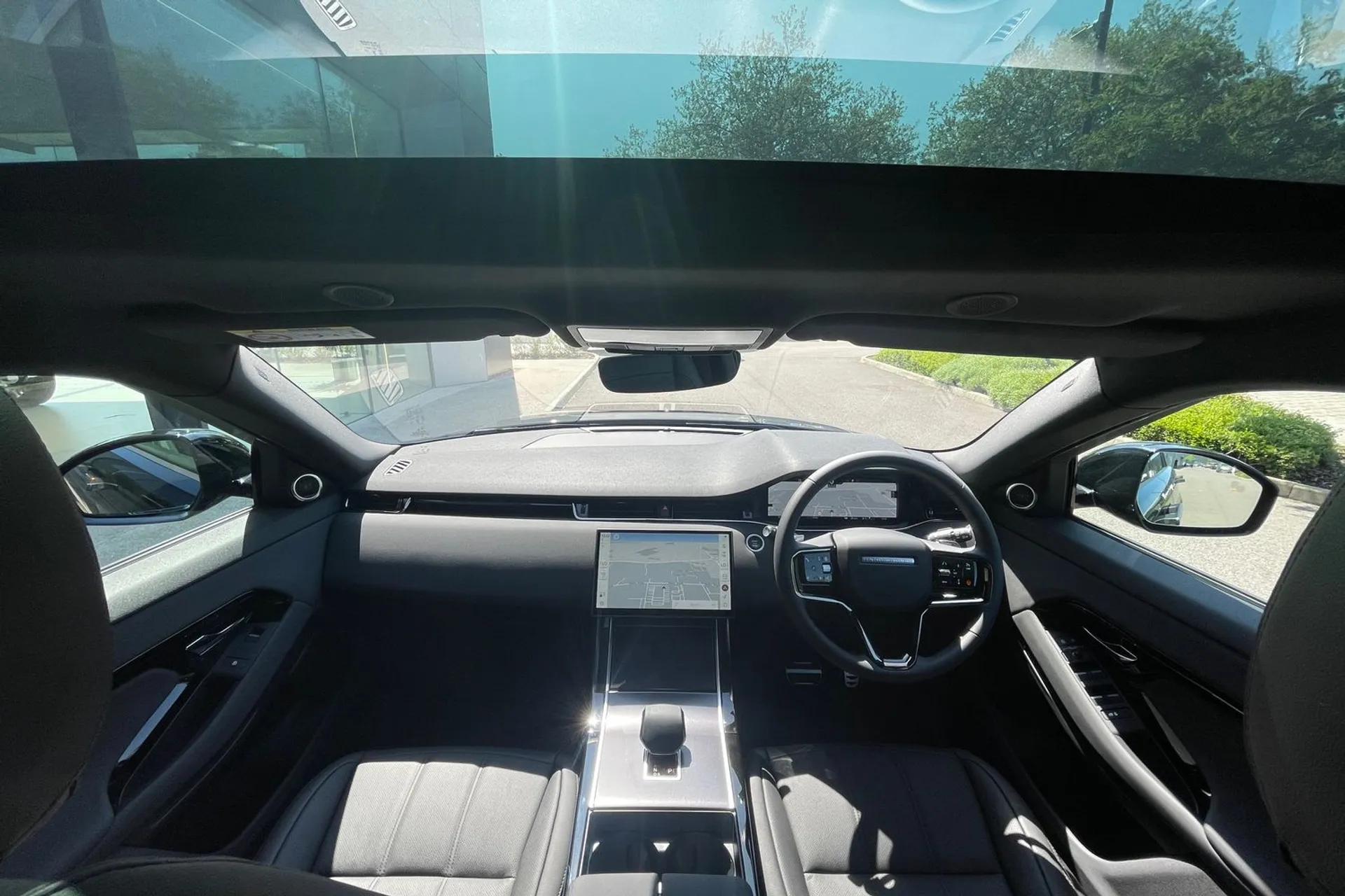 LAND ROVER RANGE ROVER EVOQUE thumbnail image number 4