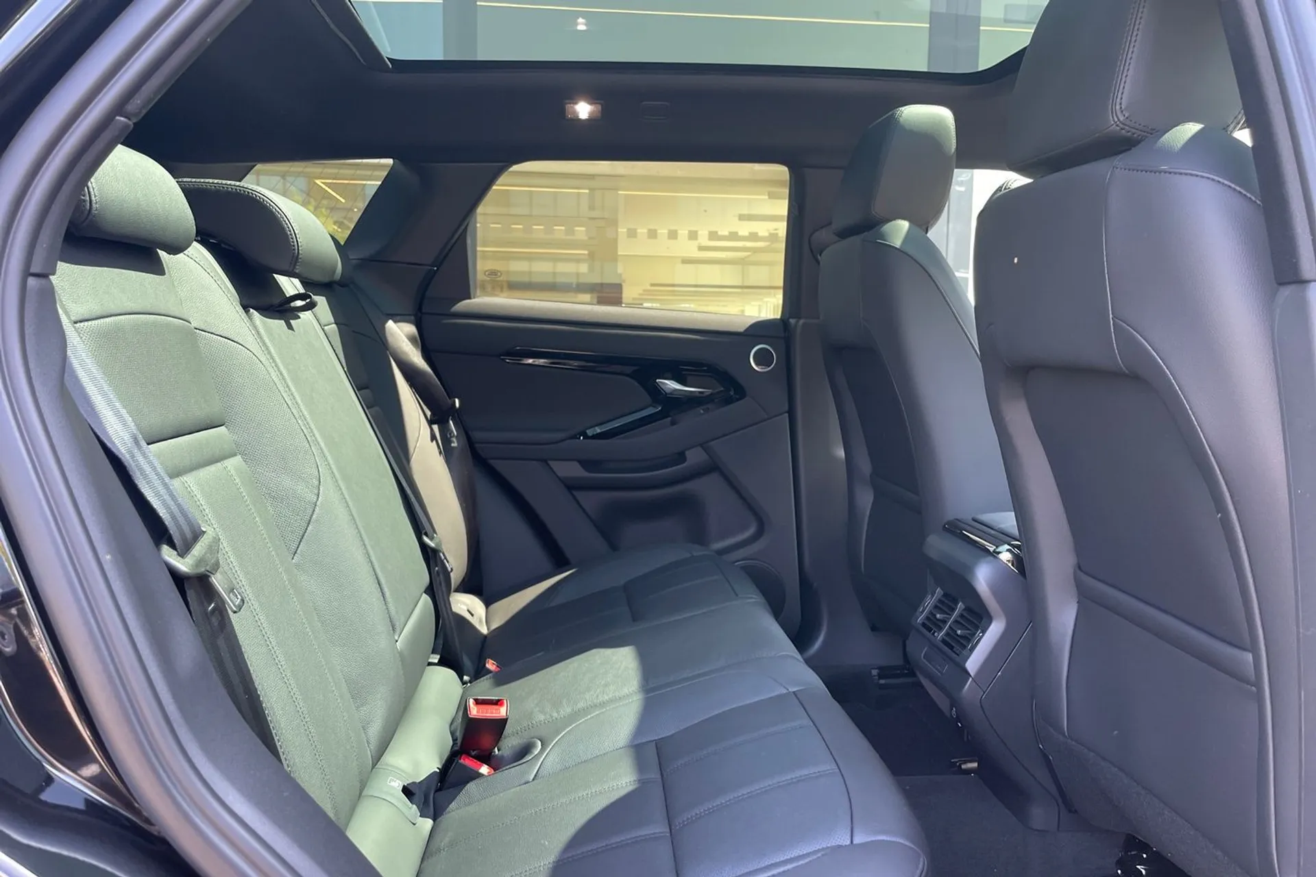 LAND ROVER RANGE ROVER EVOQUE thumbnail image number 43