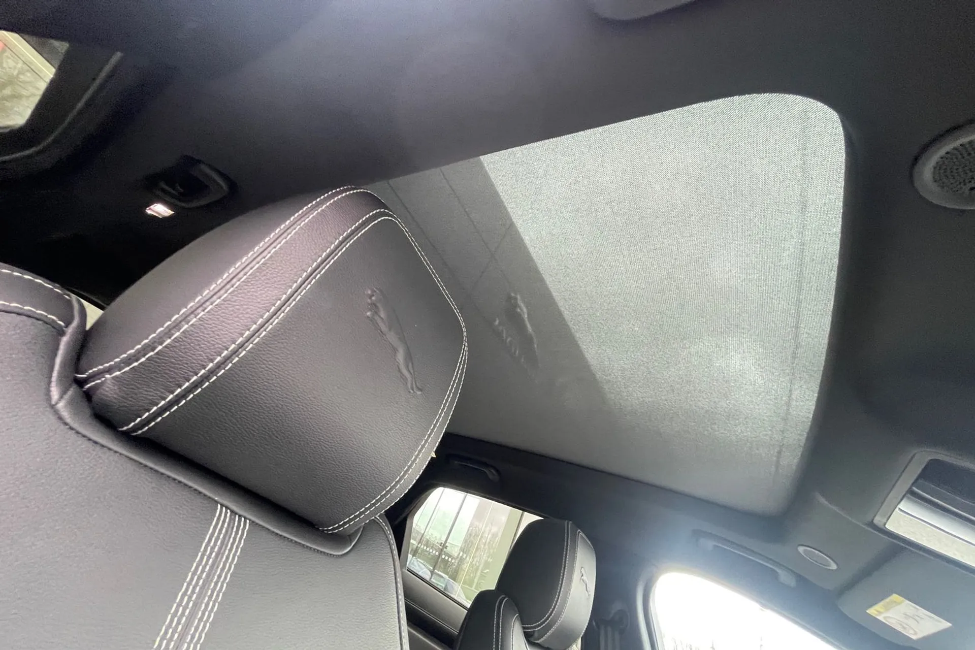 Jaguar F-PACE thumbnail image number 35