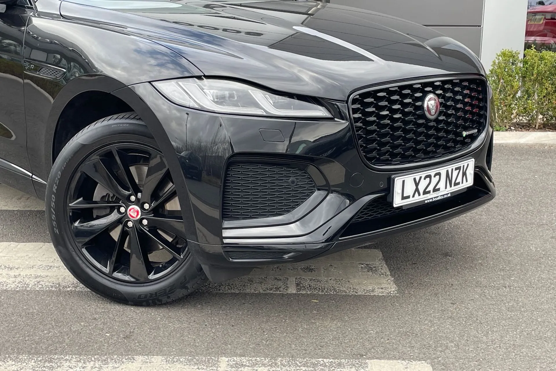 Jaguar F-PACE thumbnail image number 29