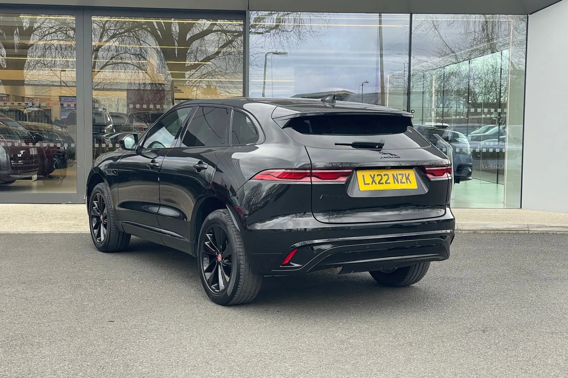 Jaguar F-PACE thumbnail image number 63