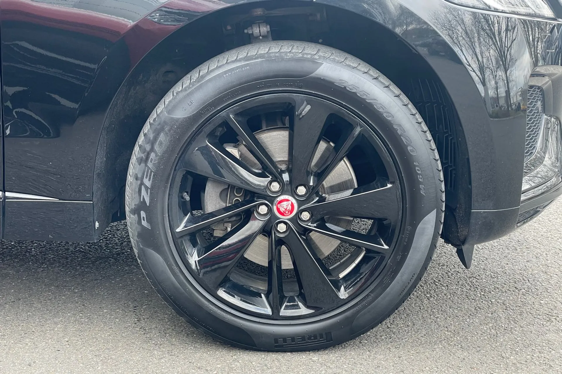 Jaguar F-PACE thumbnail image number 22