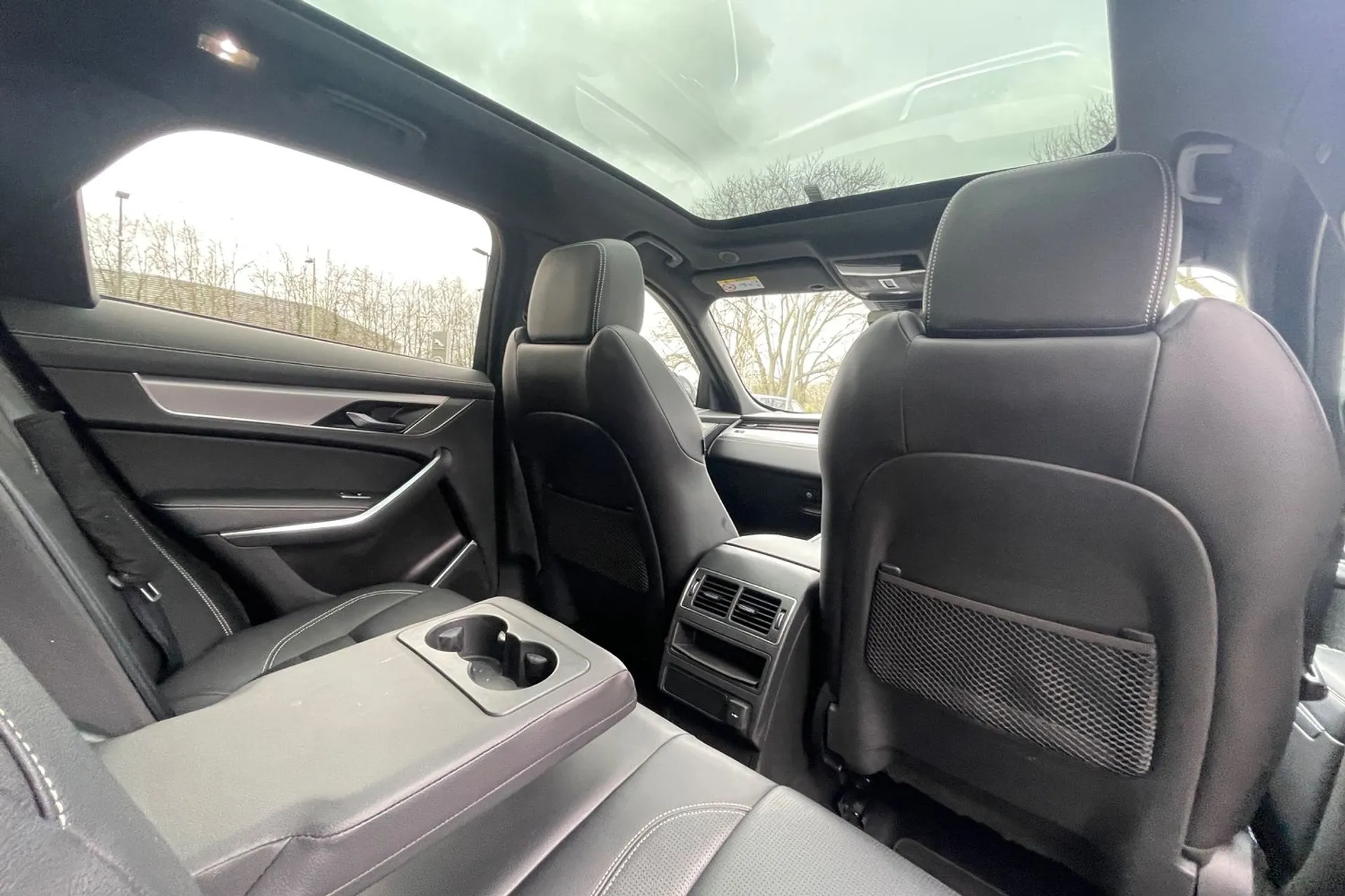 Jaguar F-PACE thumbnail image number 42