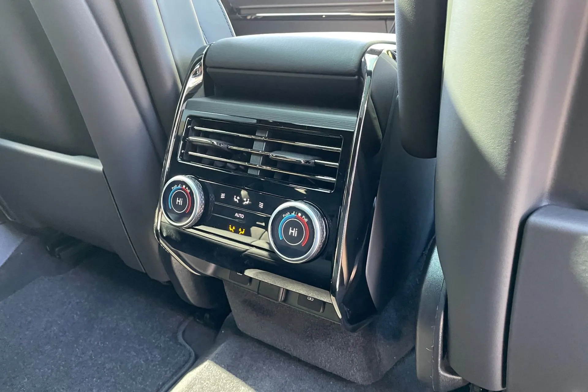 LAND ROVER RANGE ROVER SPORT thumbnail image number 38