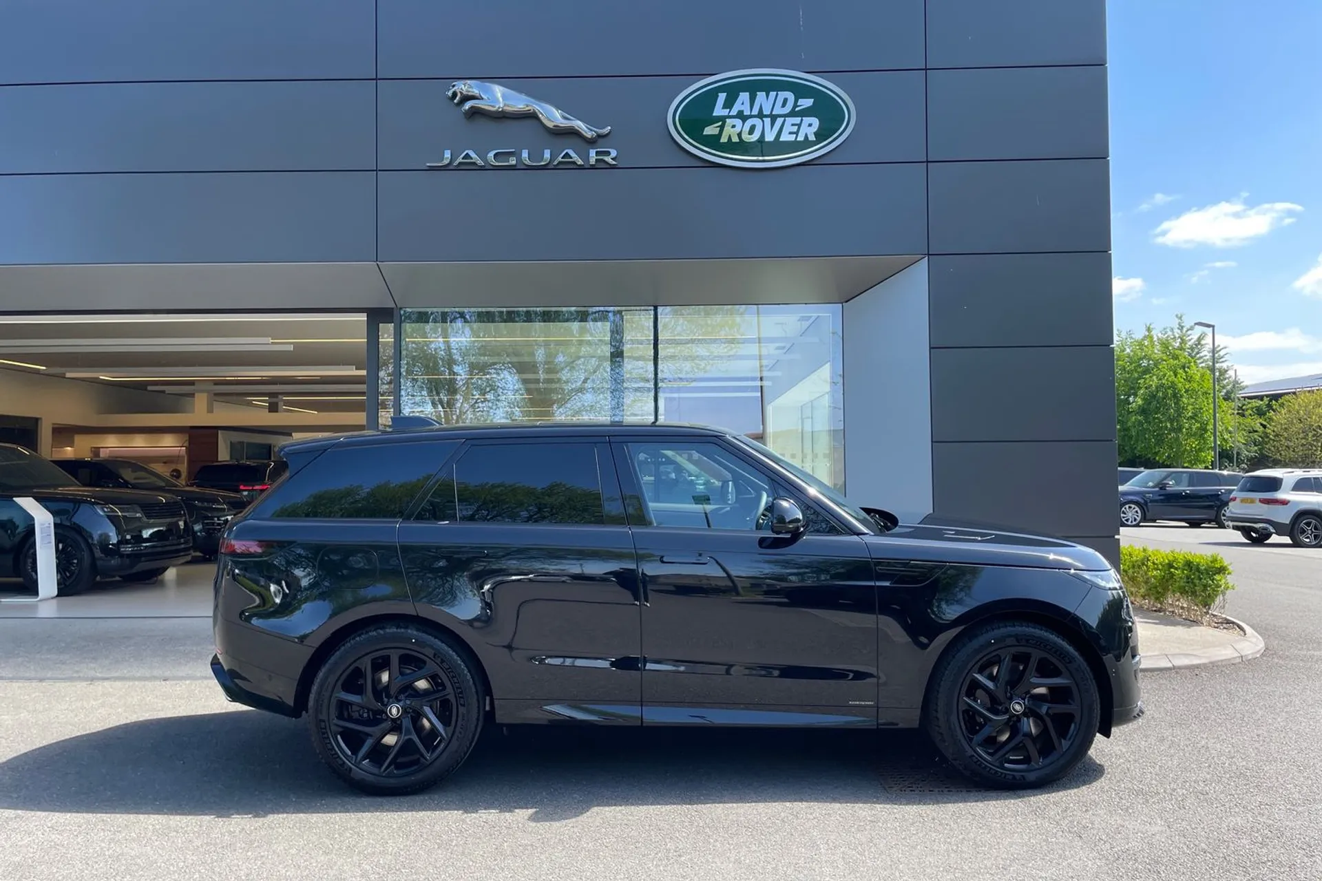 LAND ROVER RANGE ROVER SPORT thumbnail image number 2